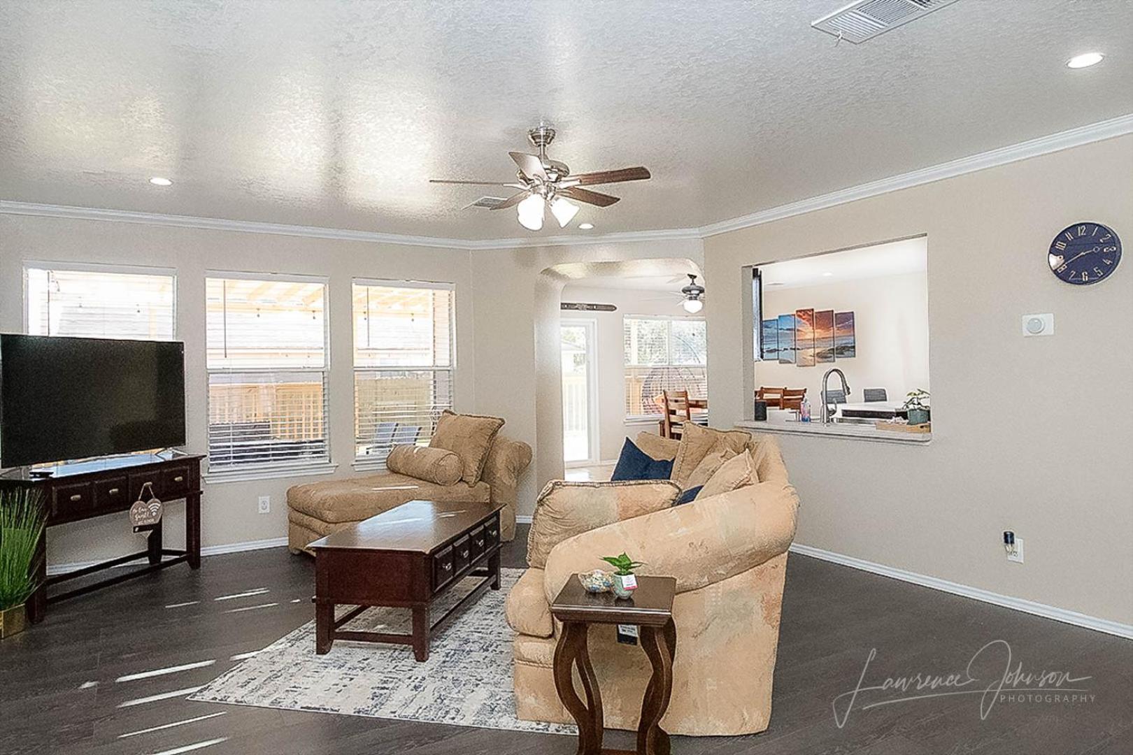 Cozy - Self Check-in W/spacious Deck *