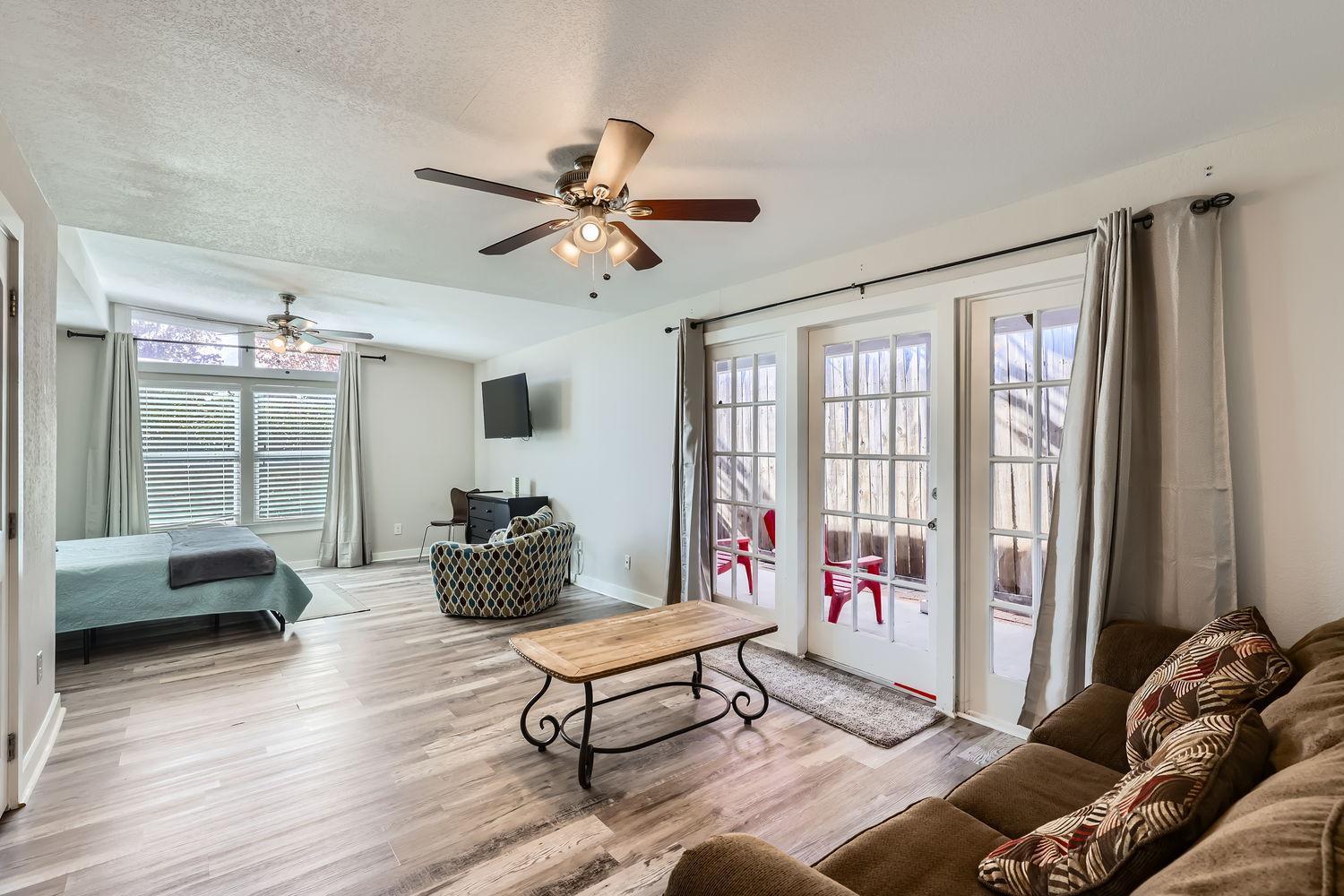 Holiday home New 5 Bdrm W/pool Mins To Pearl/riverwalk/quarry Market - Sleep 12 *