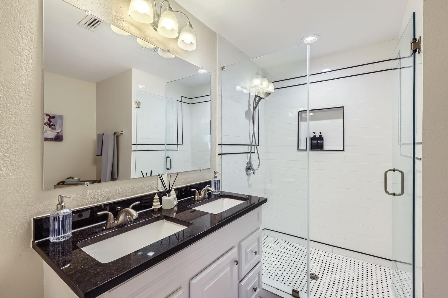 New 5 Bdrm W/pool Mins To Pearl/riverwalk/quarry Market - Sleep 12