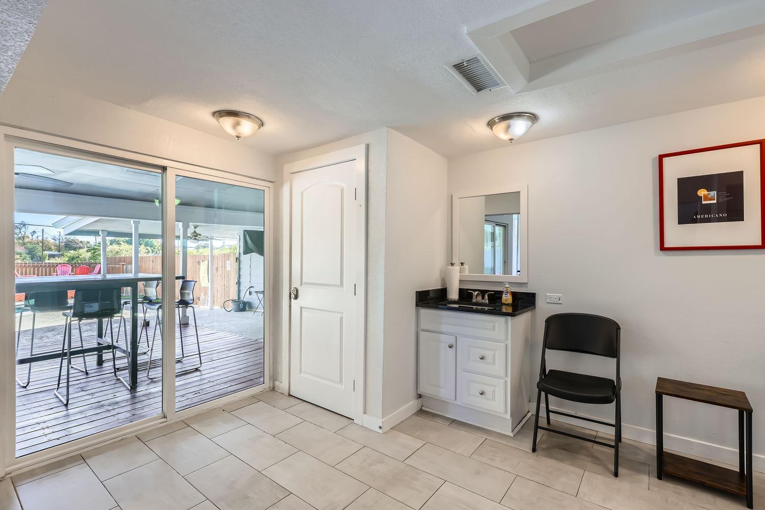 New 5 Bdrm W/pool Mins To Pearl/riverwalk/quarry Market - Sleep 12 Holiday home *
