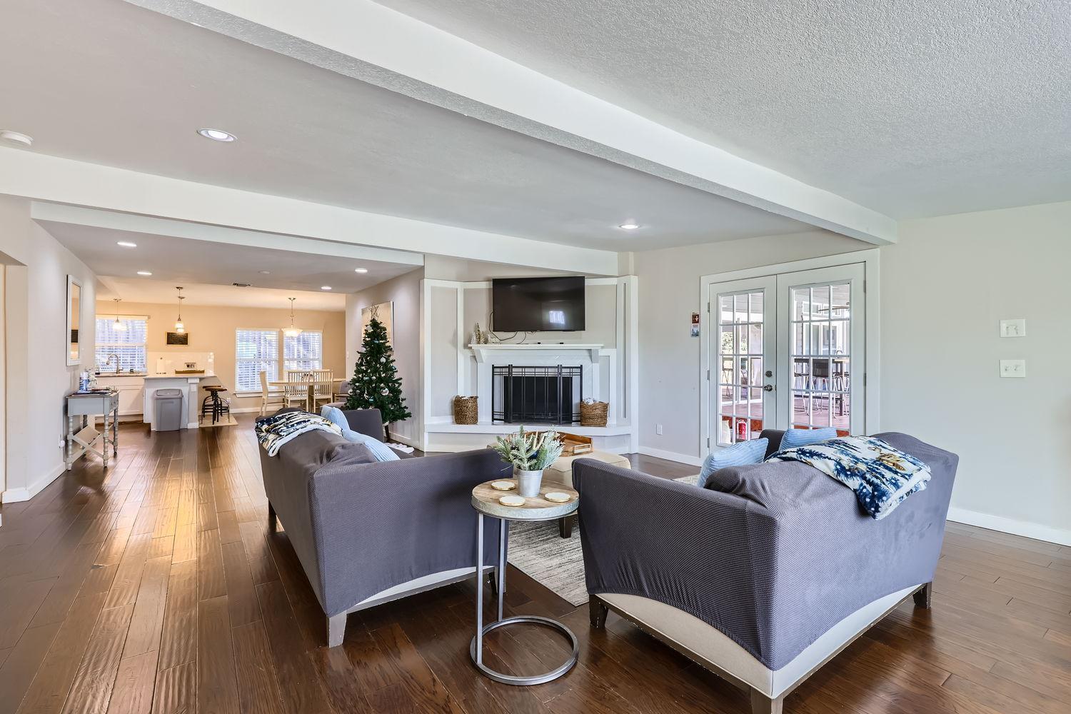 Holiday home New 5 Bdrm W/pool Mins To Pearl/riverwalk/quarry Market - Sleep 12