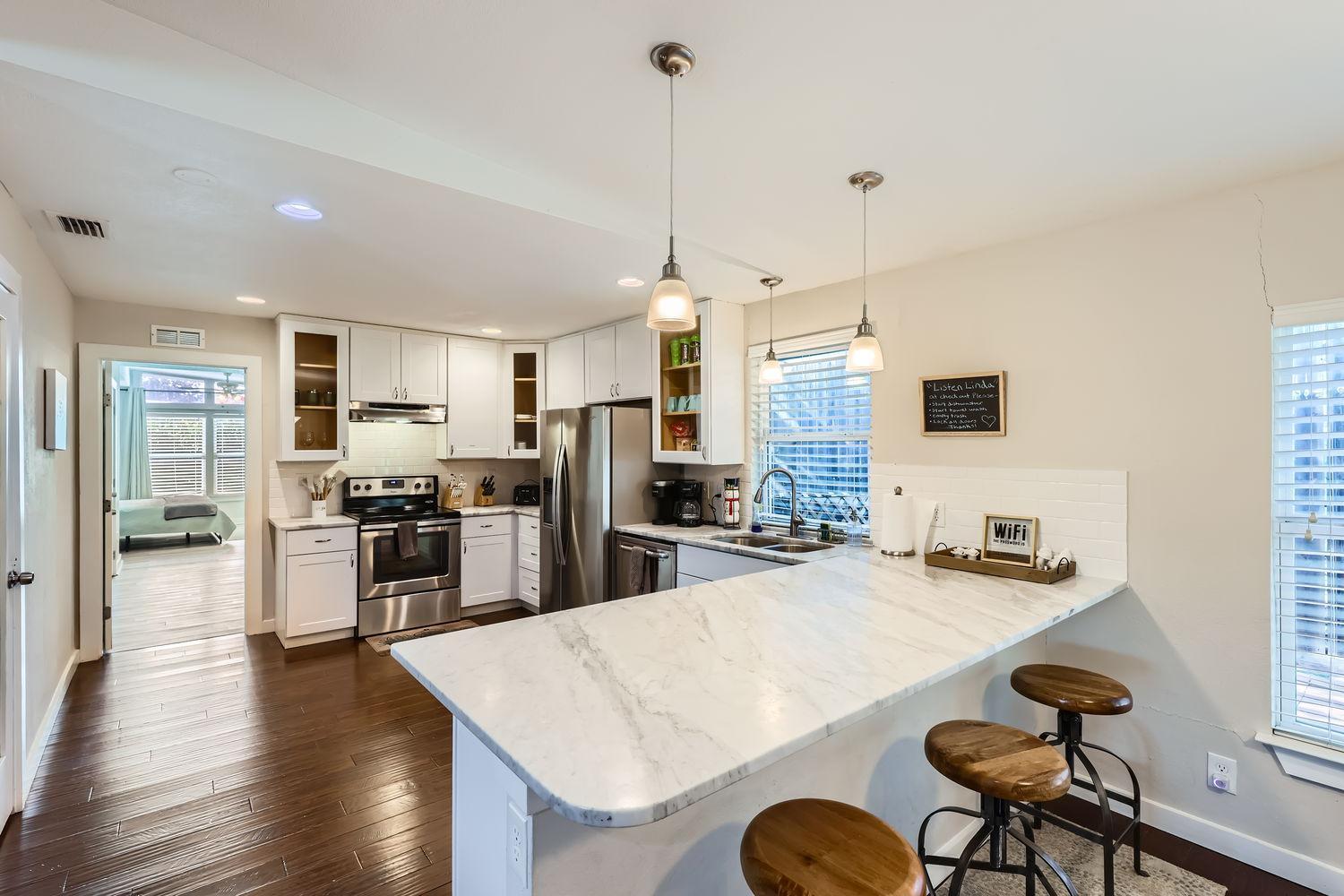 New 5 Bdrm W/pool Mins To Pearl/riverwalk/quarry Market - Sleep 12