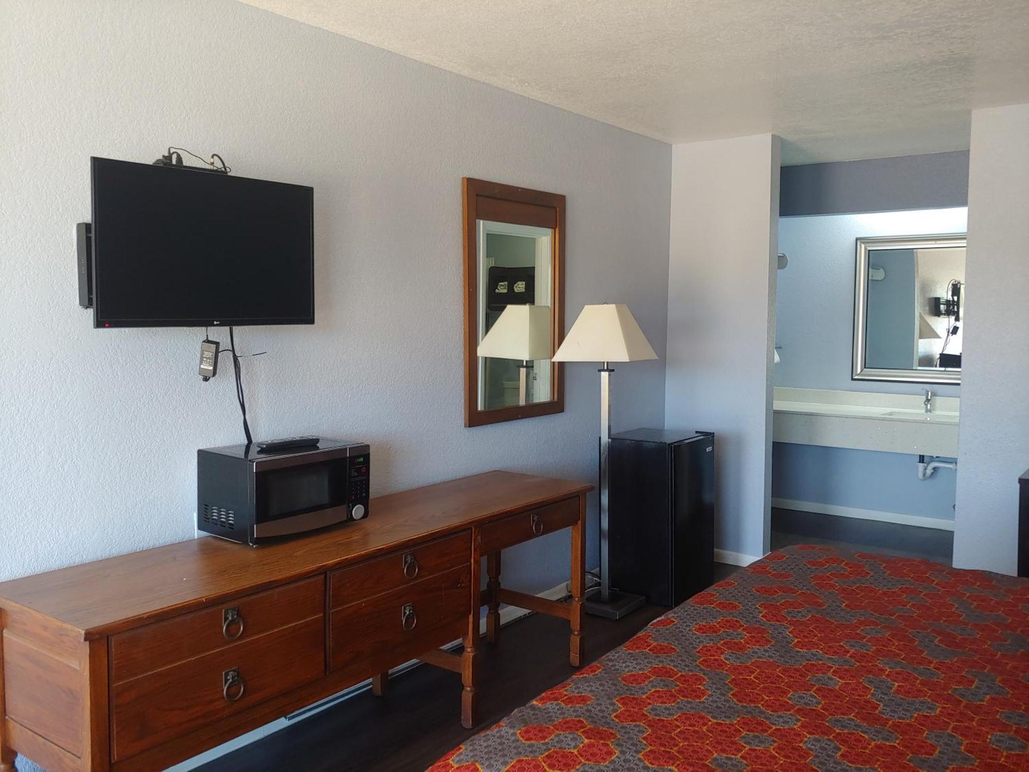 Brooks Executive Motel