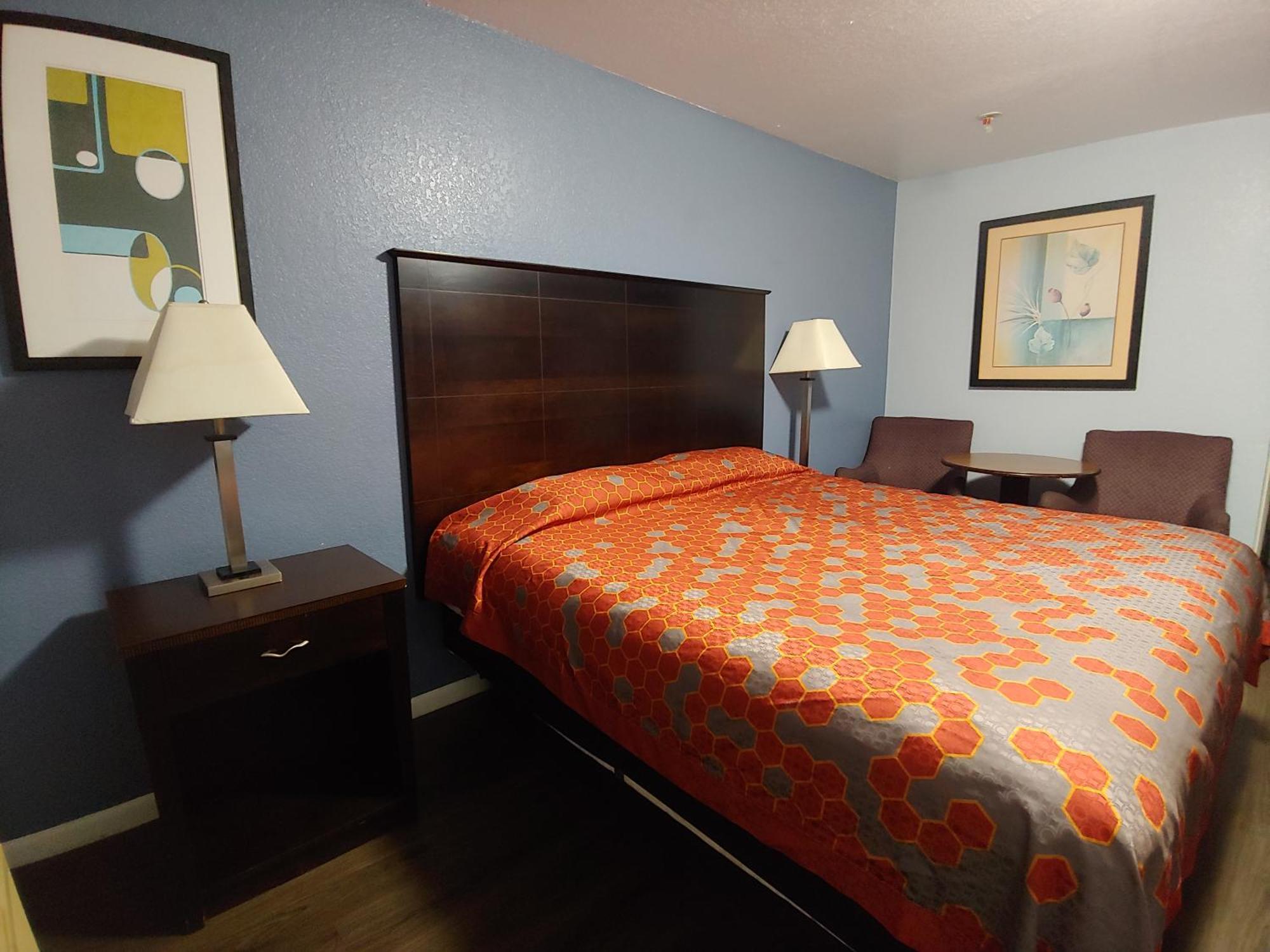 Brooks Executive Motel *