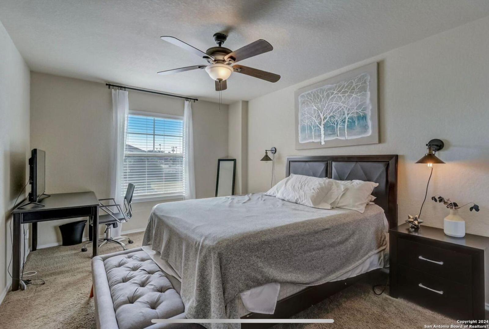 Legislation 4br Villa