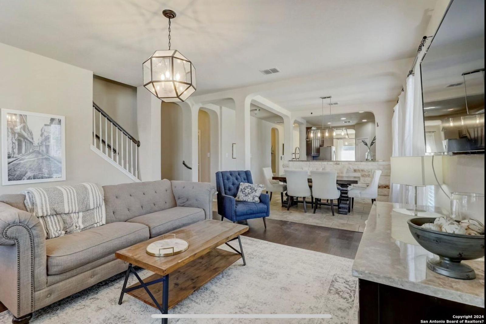 Legislation 4br Villa *