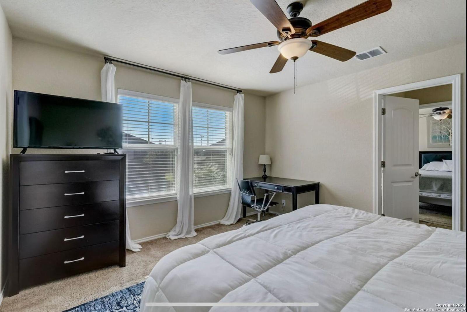 Legislation 4br San Antonio