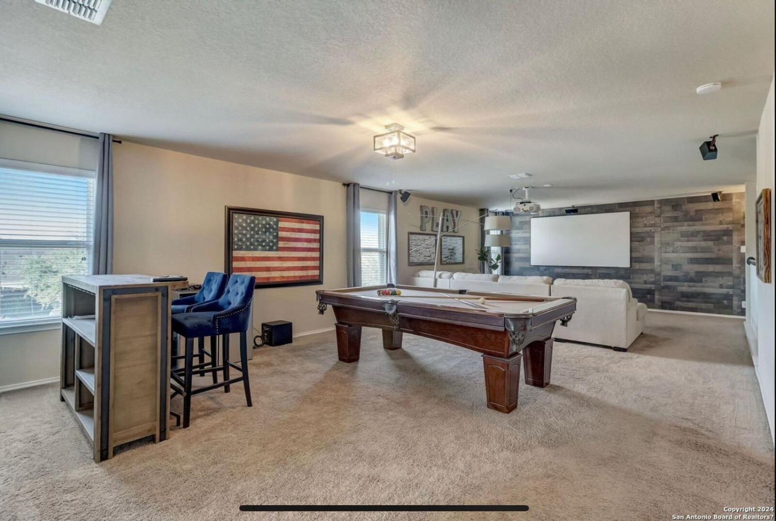 Legislation 4br Villa *