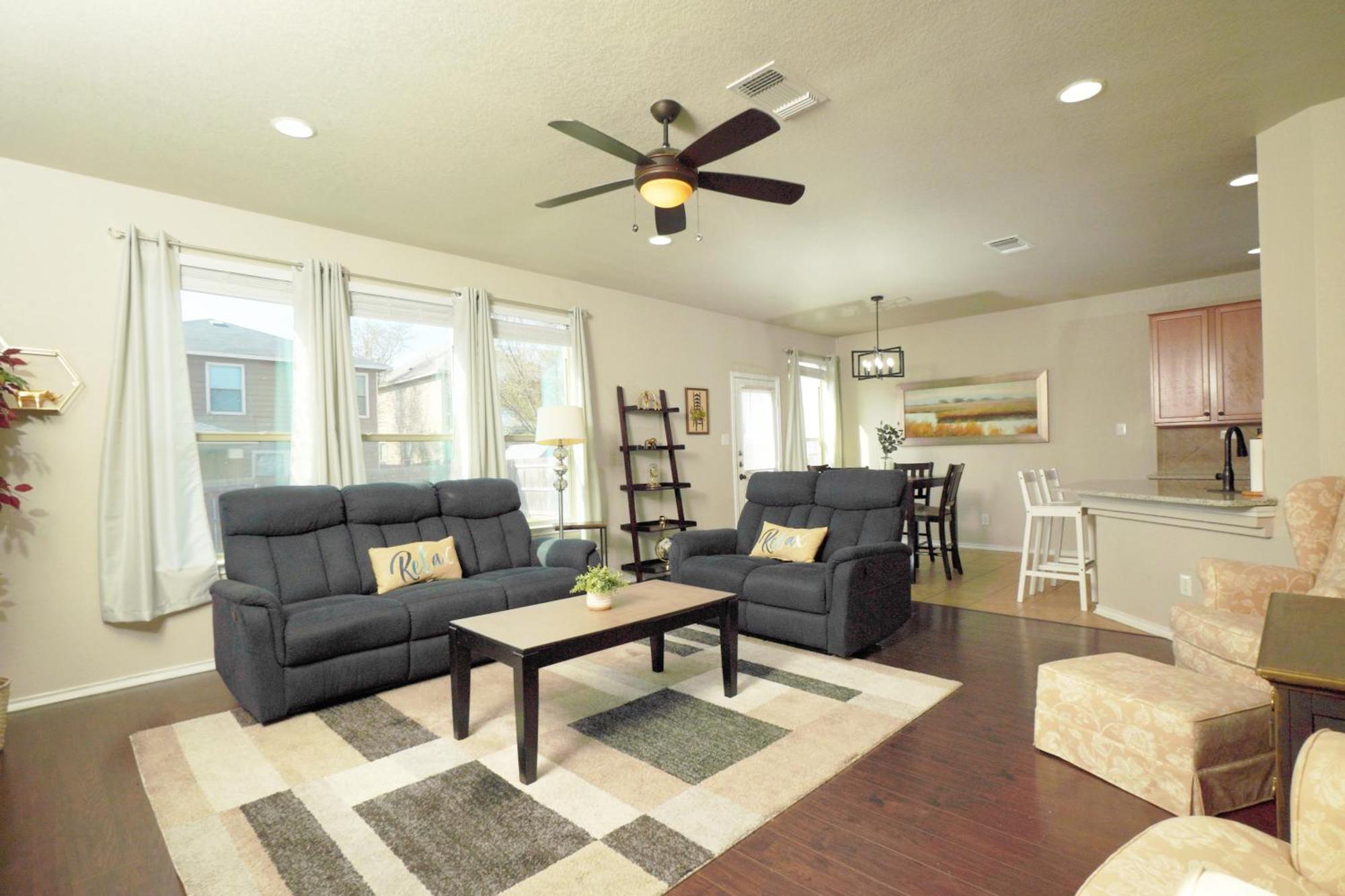 Villa Leaf Way San Antonio