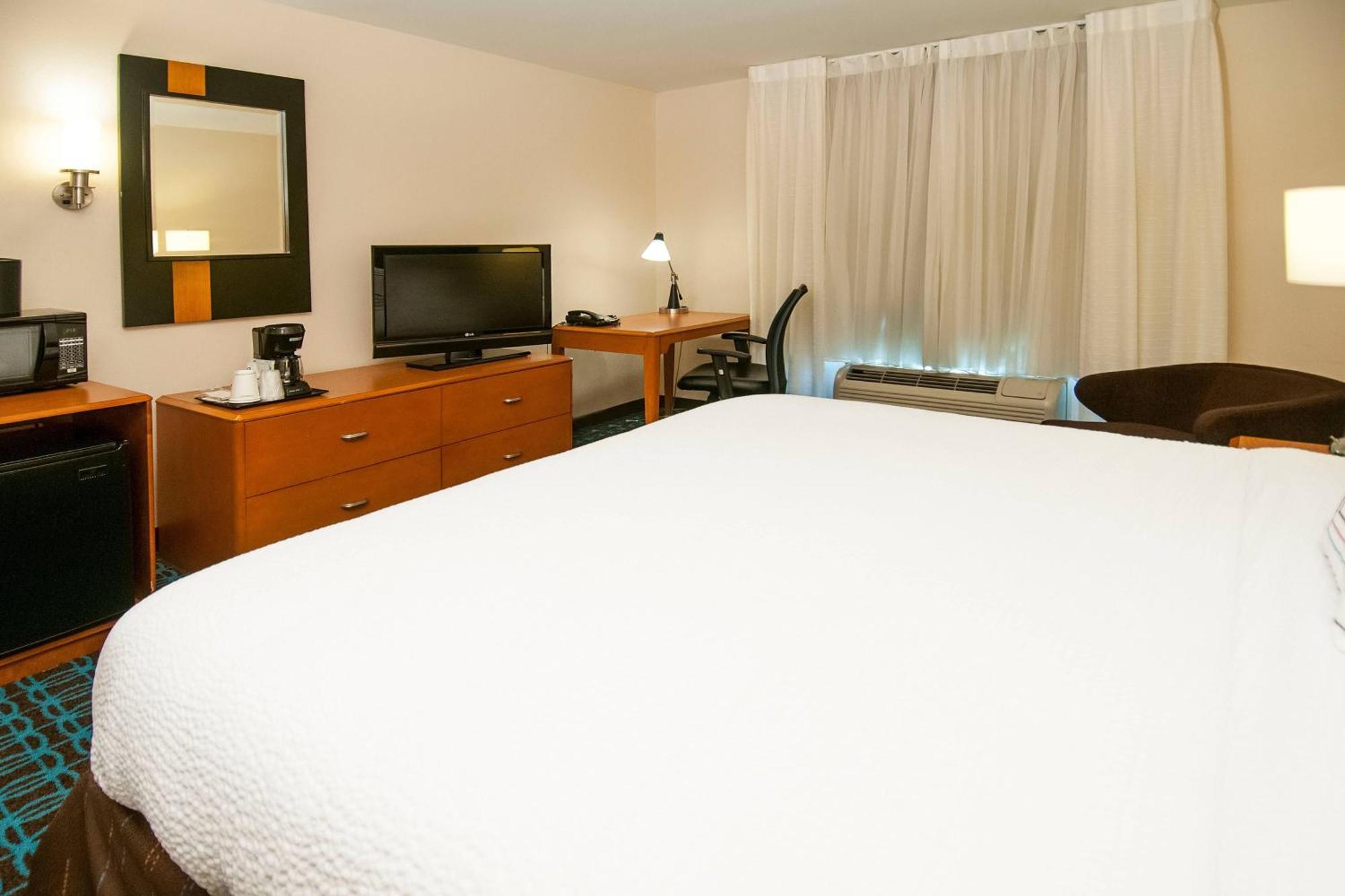 Hotel Fairfield & By Marriott North/stone Oak 3*