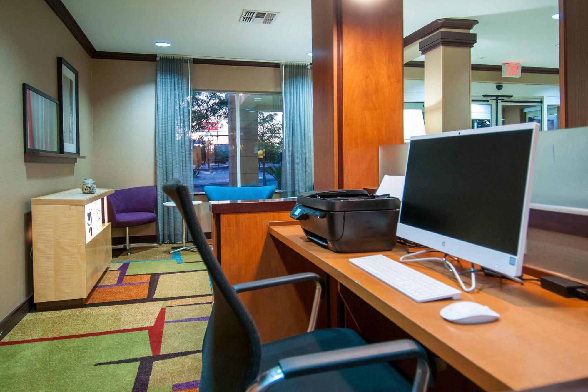 Fairfield & By Marriott North/stone Oak 3*