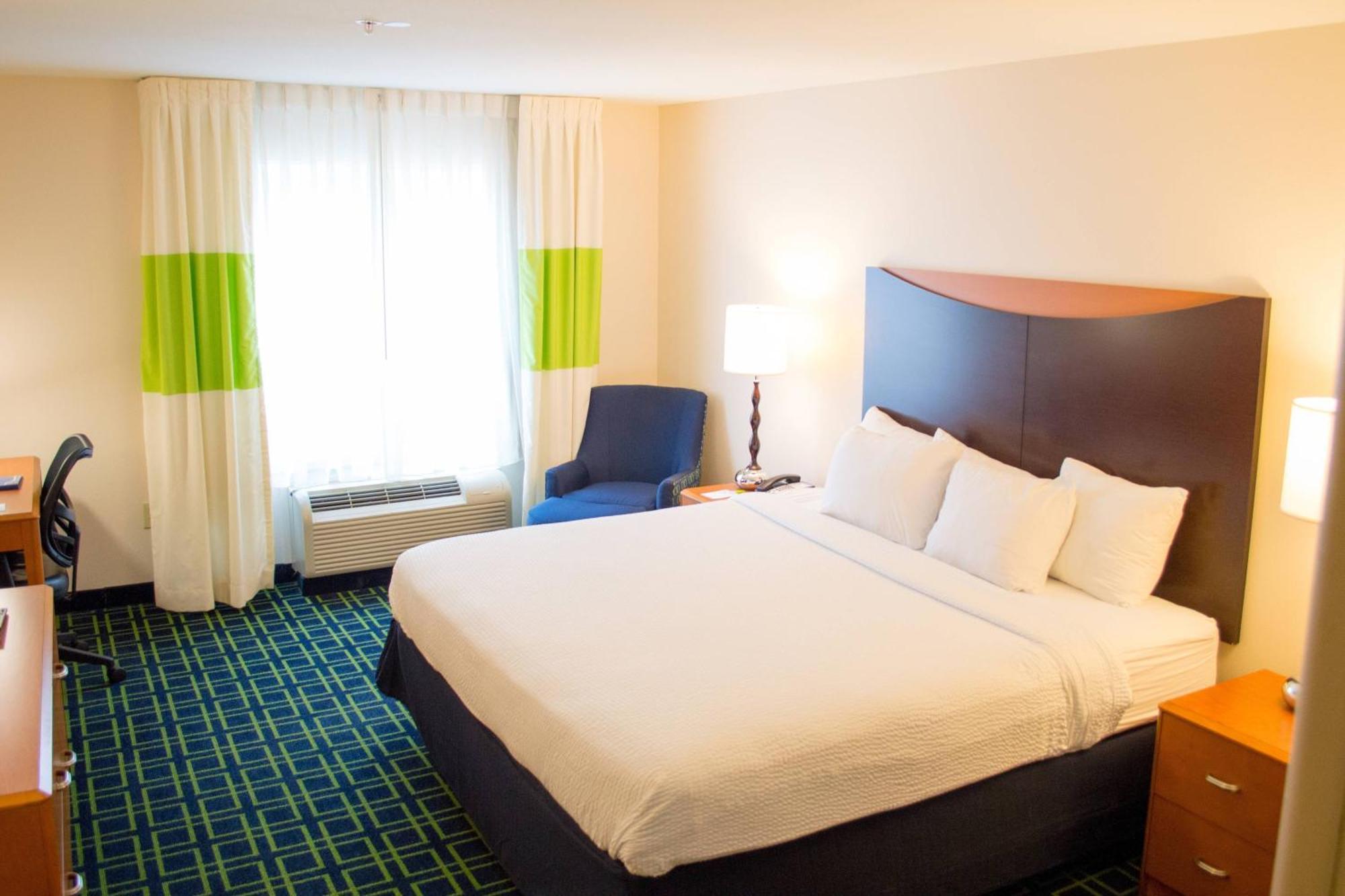 Fairfield & By Marriott North/stone Oak 3*