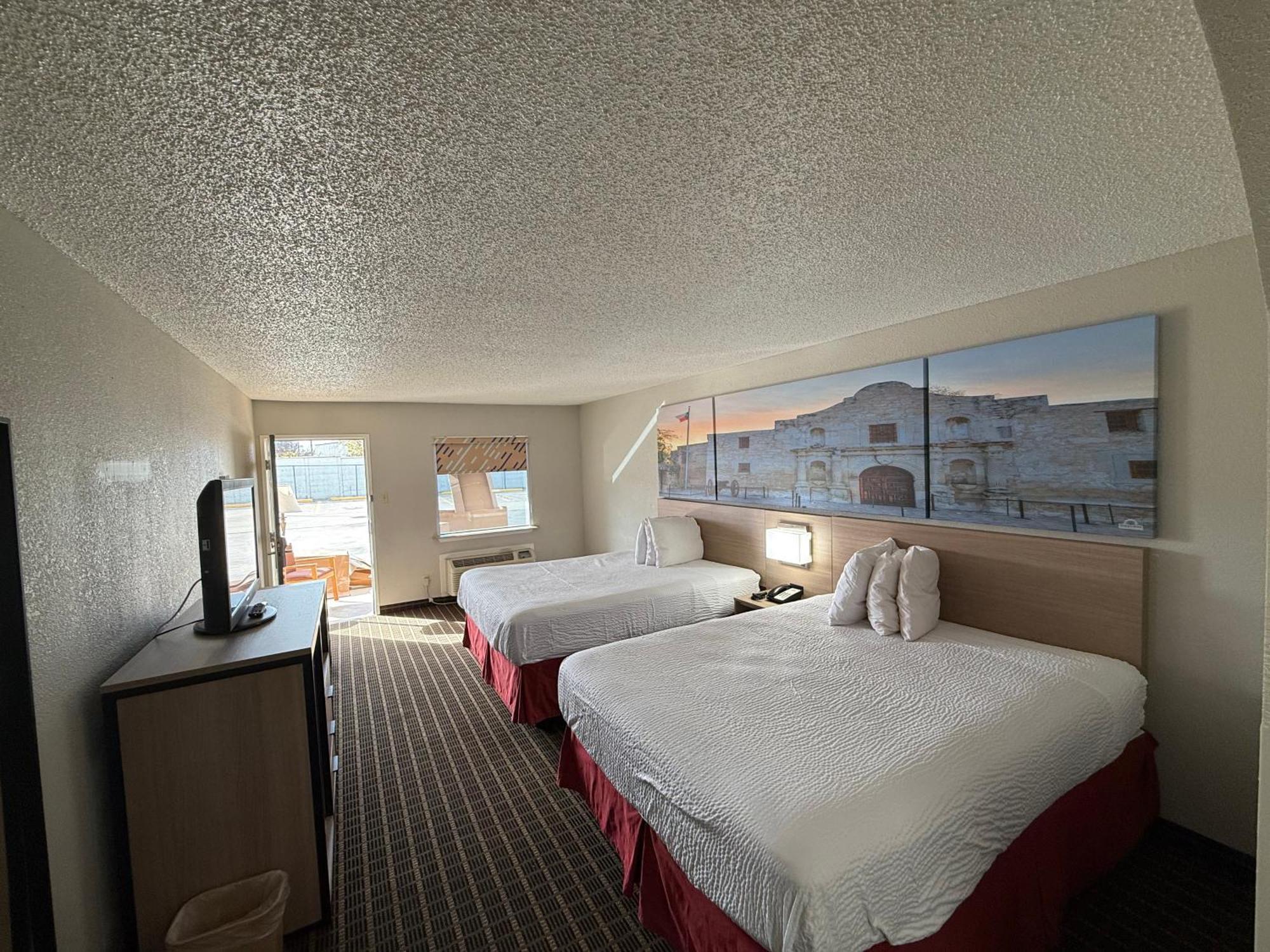 Days By Wyndham Interstate Hwy 35 North San Antonio