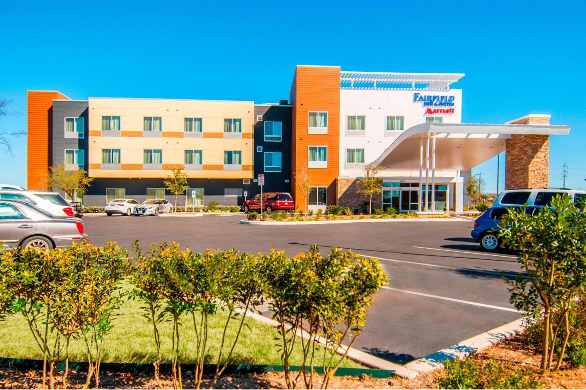 Fairfield & By Marriott Brooks Base 3* San Antonio