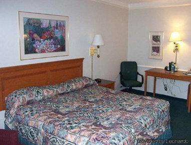 Baymont By Wyndham Near South Texas Medical Ctr Hotel