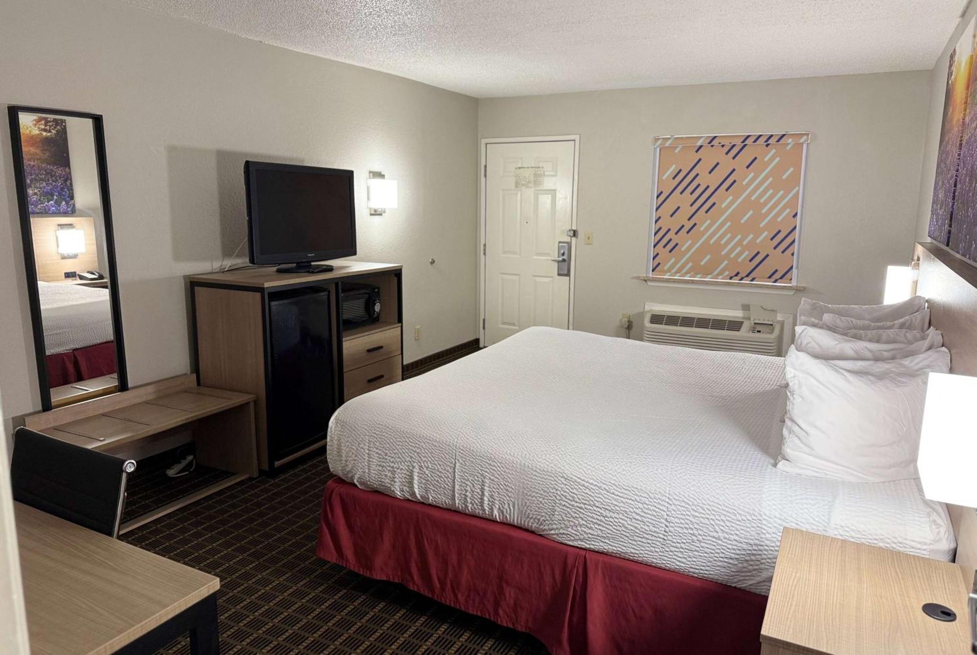Hotel Days By Wyndham Interstate Hwy 35 North 2*