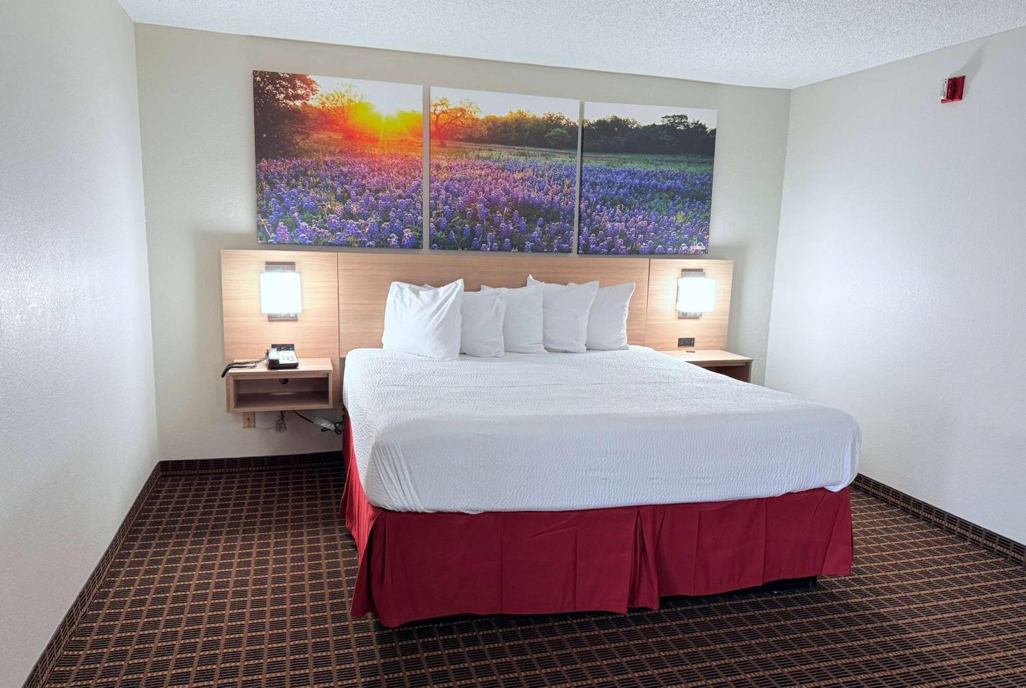 Days By Wyndham Interstate Hwy 35 North Hotel 2*