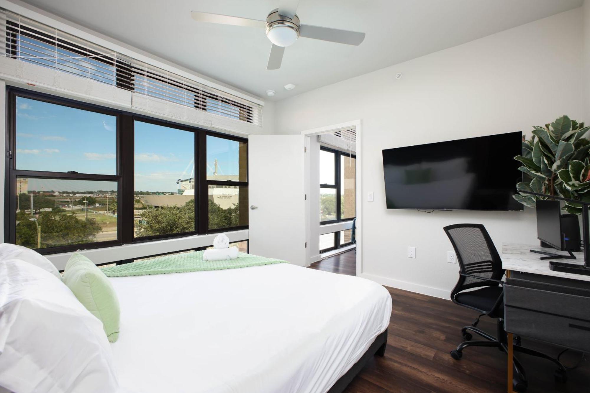 Apartment Downtown 1Br W Gym, Parking Near Rvrwalk & Dome