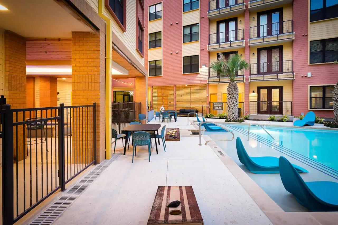 Downtown 1Br W Gym, Parking Near Rvrwalk & Dome Apartment *