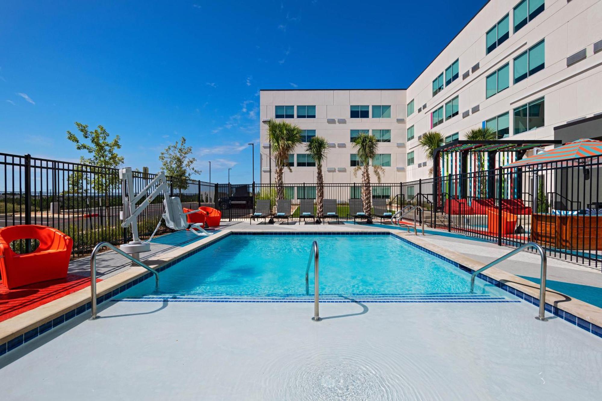 Aloft Utsa Area Hotel