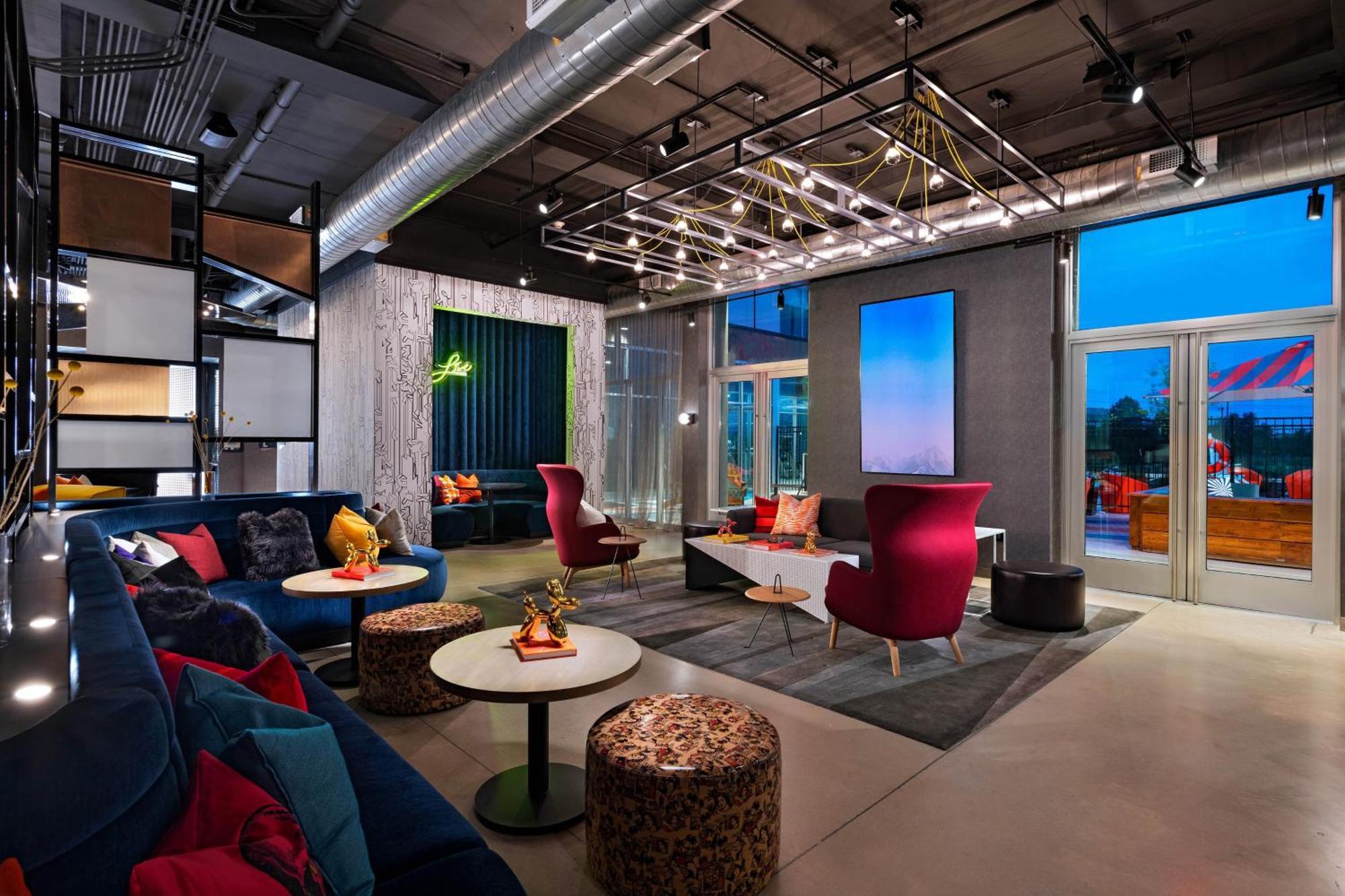 Hotel Aloft Utsa Area
