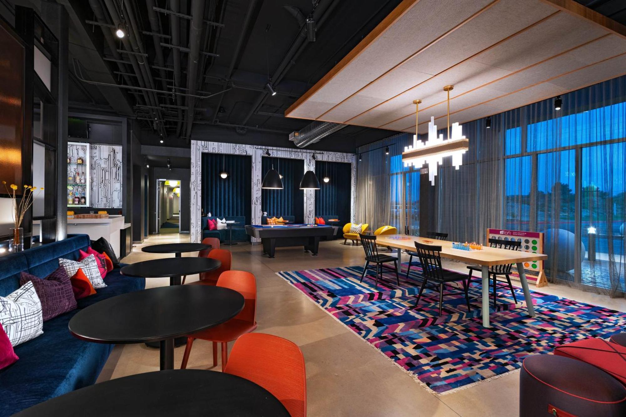 Hotel Aloft Utsa Area