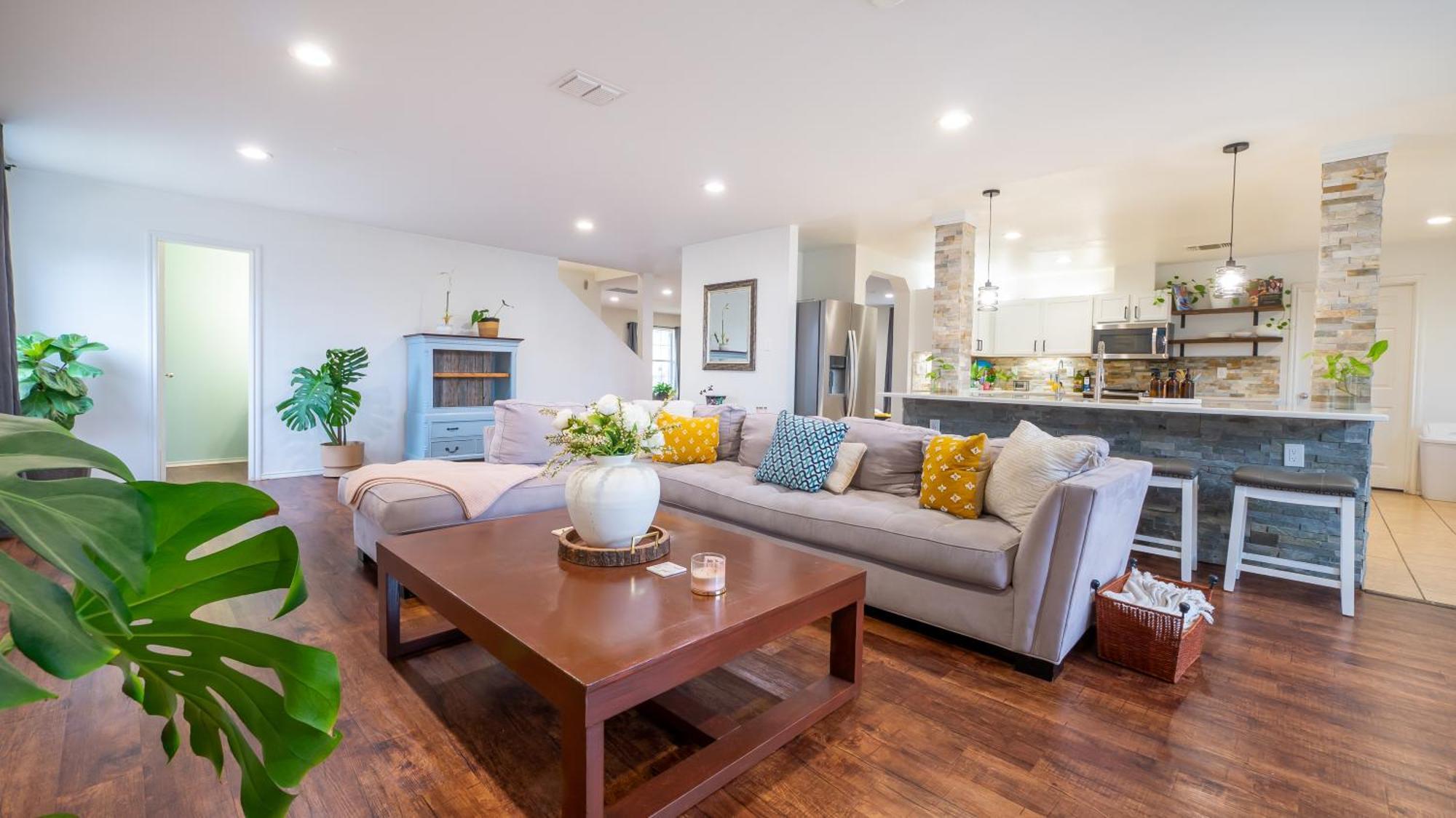 Lux & Spacious, Hillside, Accessibility Friendly * San Antonio