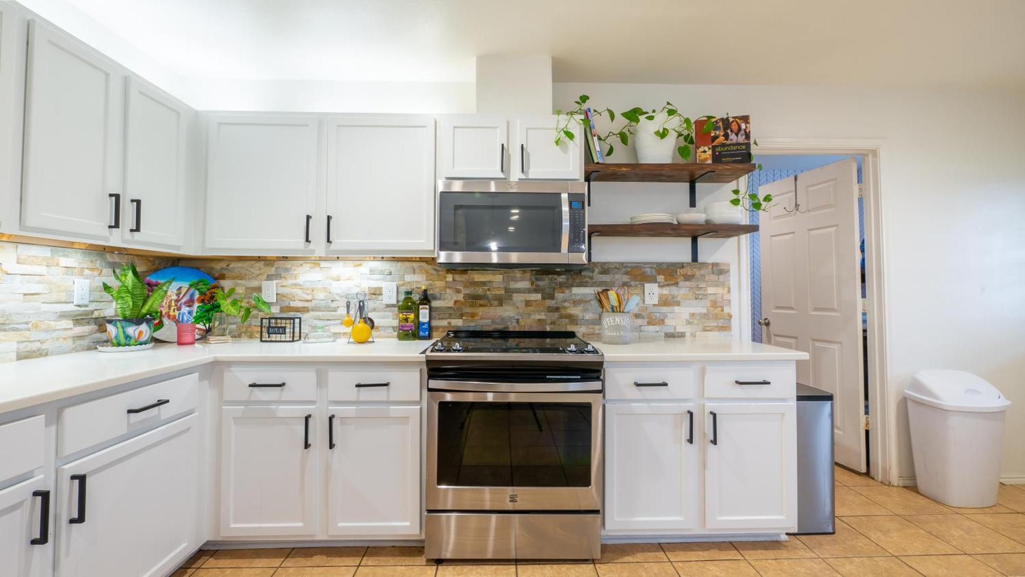 Lux & Spacious, Hillside, Accessibility Friendly *