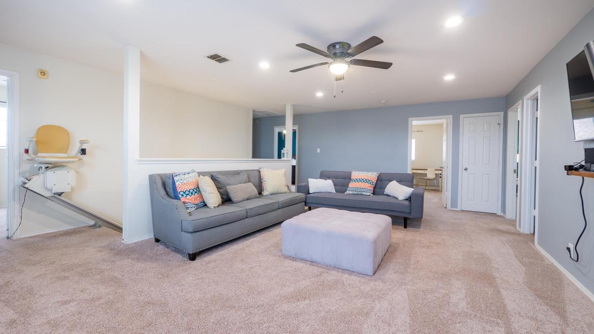 Lux & Spacious, Hillside, Accessibility Friendly San Antonio