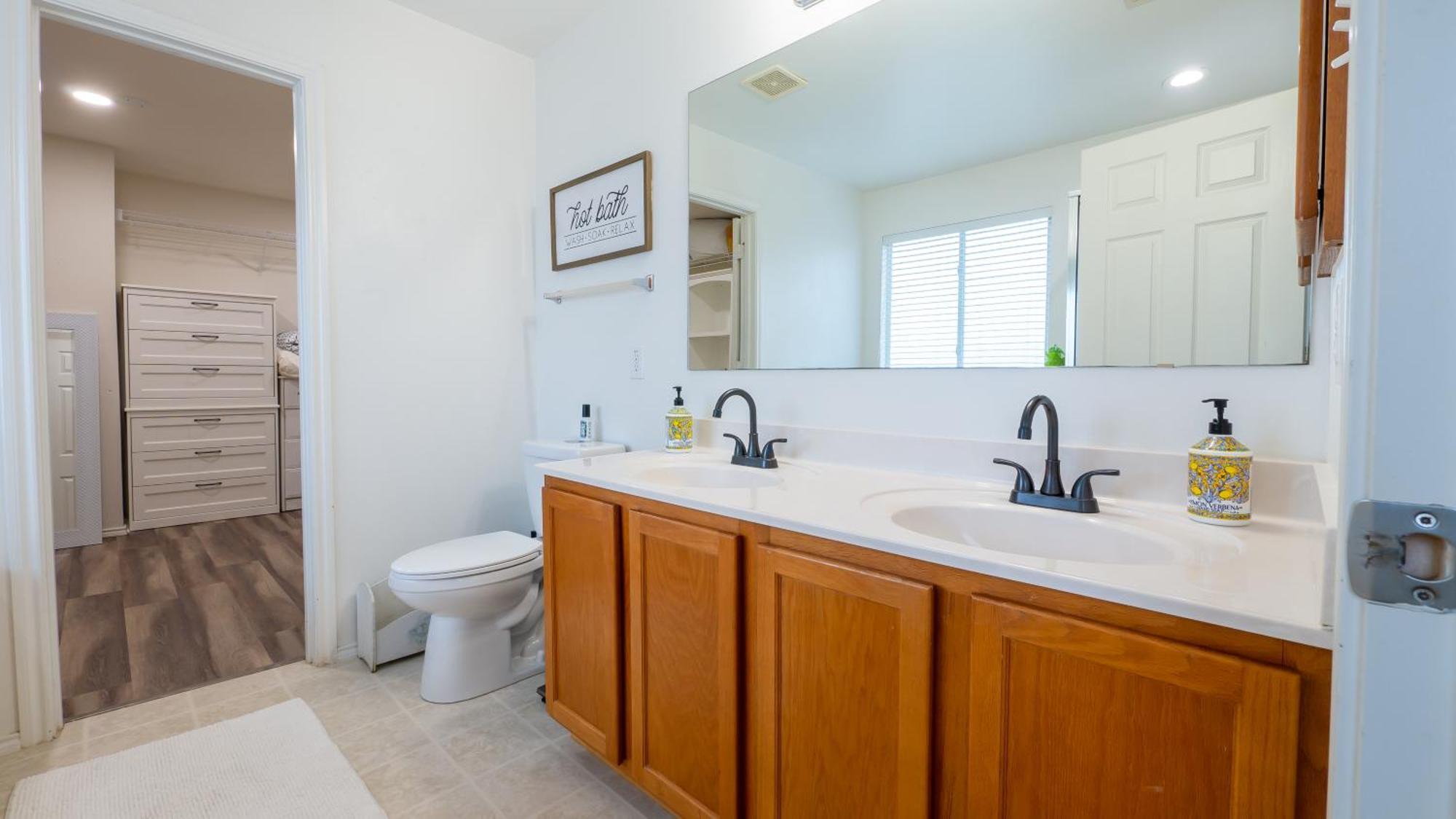 Villa Lux & Spacious, Hillside, Accessibility Friendly