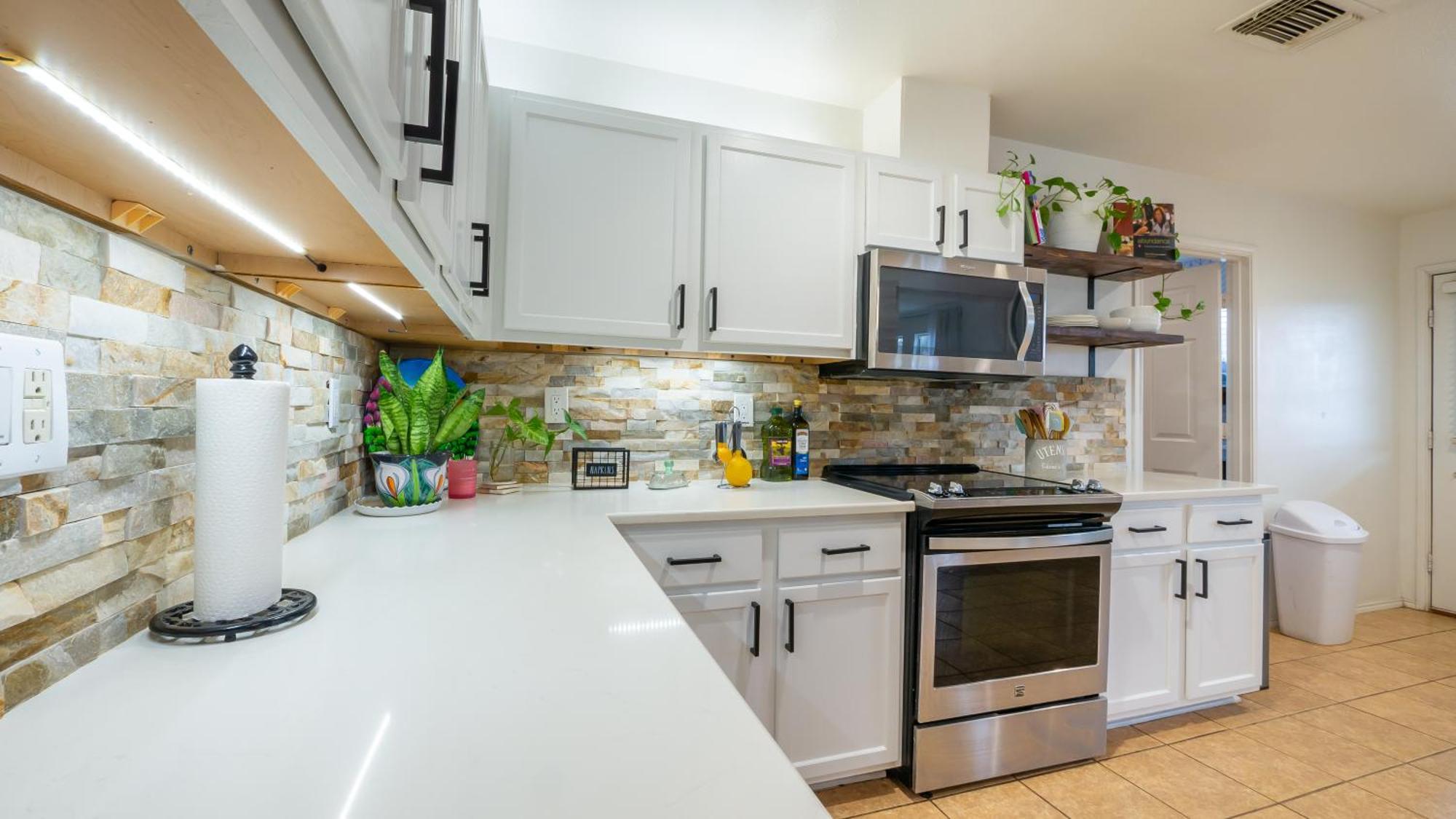 Lux & Spacious, Hillside, Accessibility Friendly *