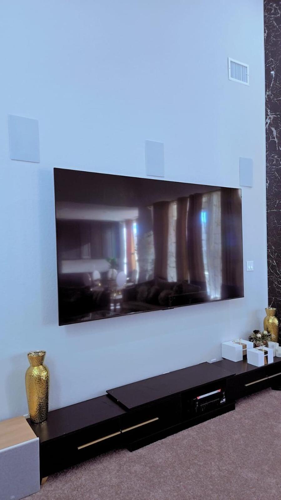 Elegant Luxury In Uptown Villa *