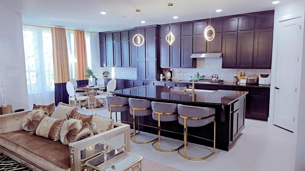 Elegant Luxury In Uptown