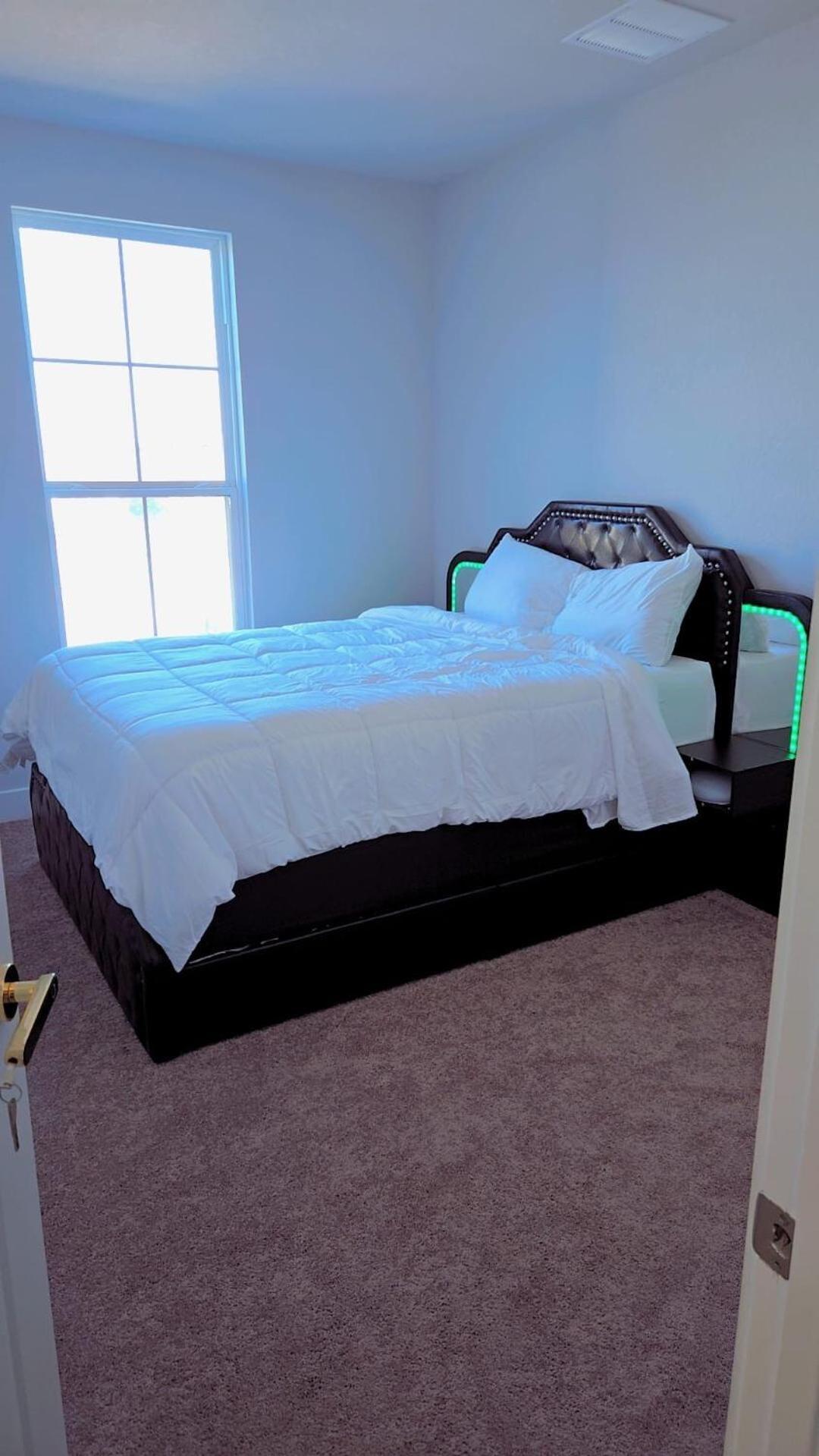 Elegant Luxury In Uptown Villa *