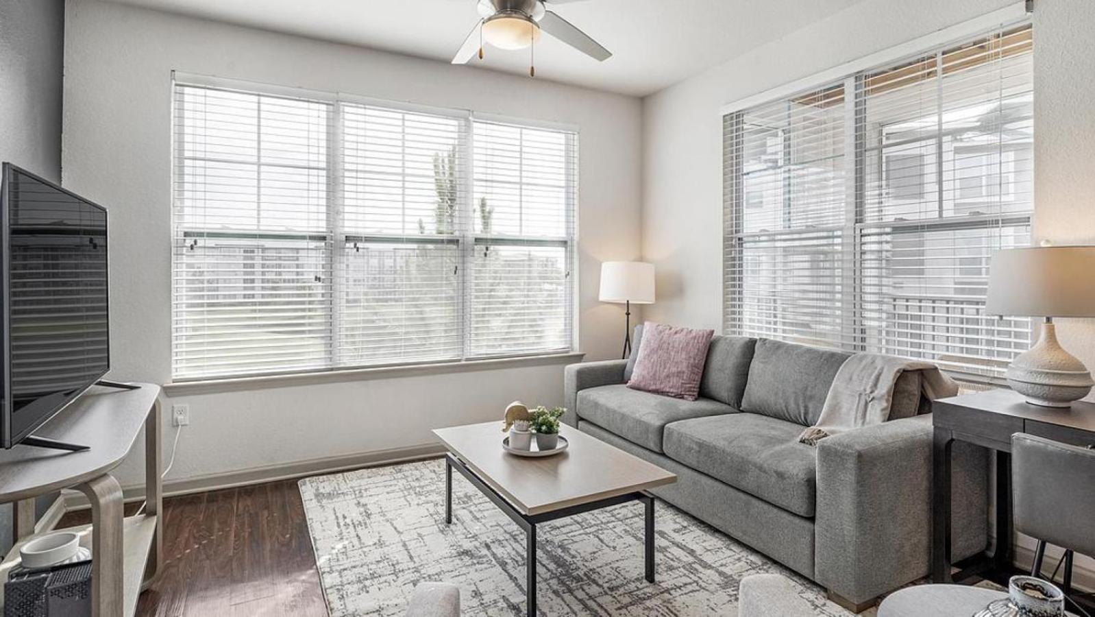 Landing At Vecina - 2 Bedrooms In Stone Oak Apartment San Antonio