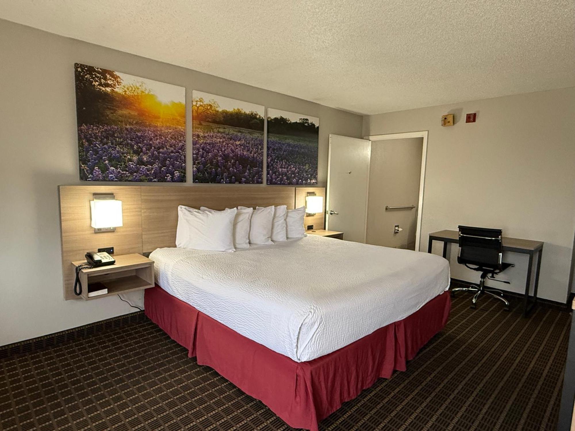 Hotel Days By Wyndham Interstate Hwy 35 North 2*