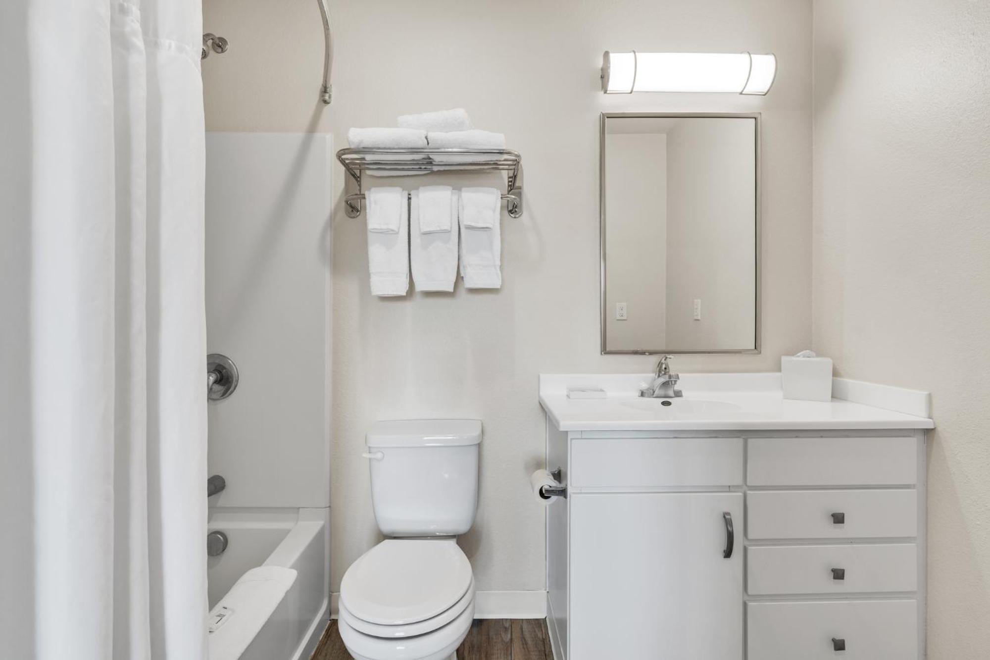 Simplicity At The Rim 1314 I Comfy 2 Bed 2 Bath Apartment