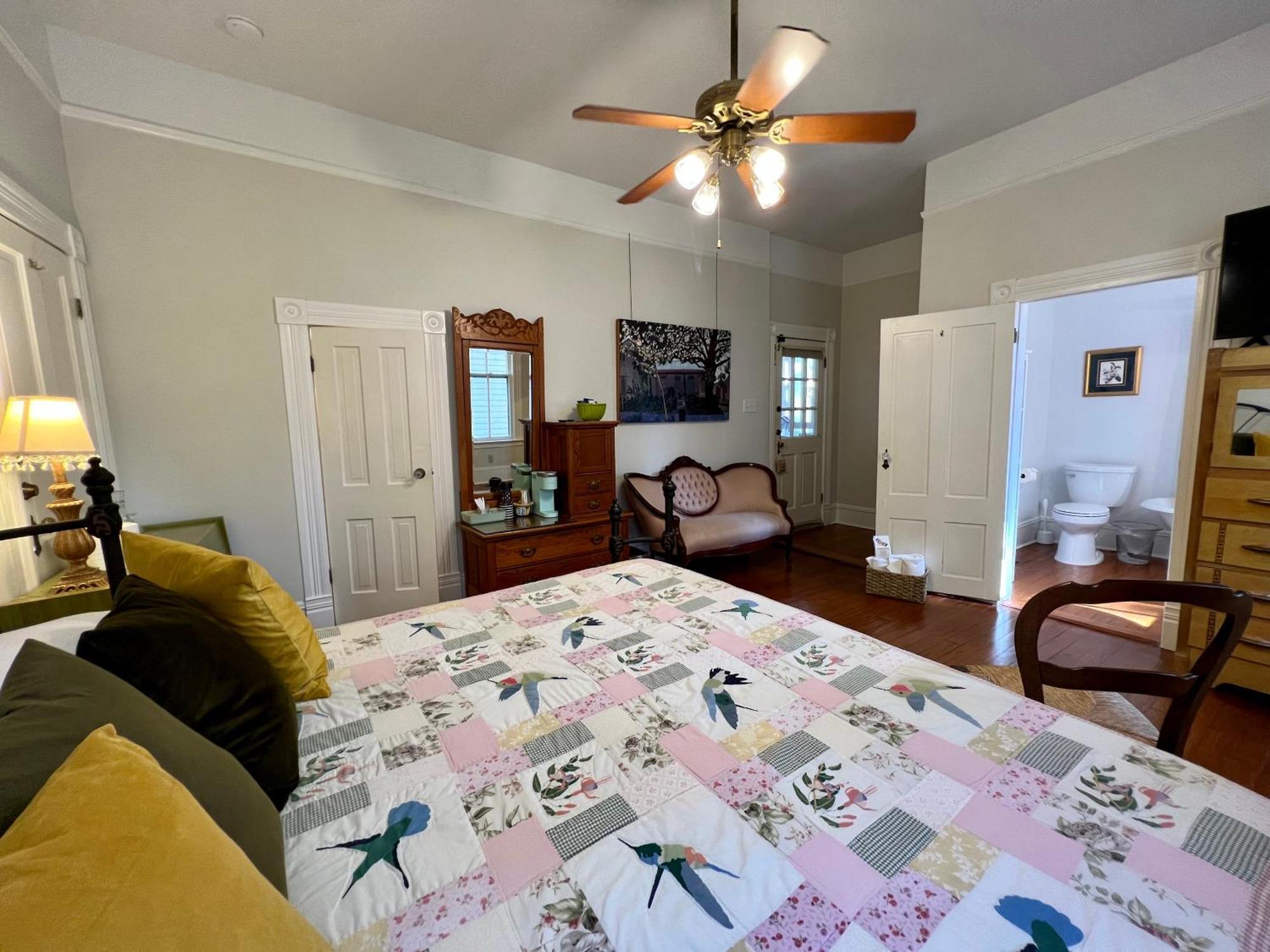 Brackenridge House Bed & Breakfast