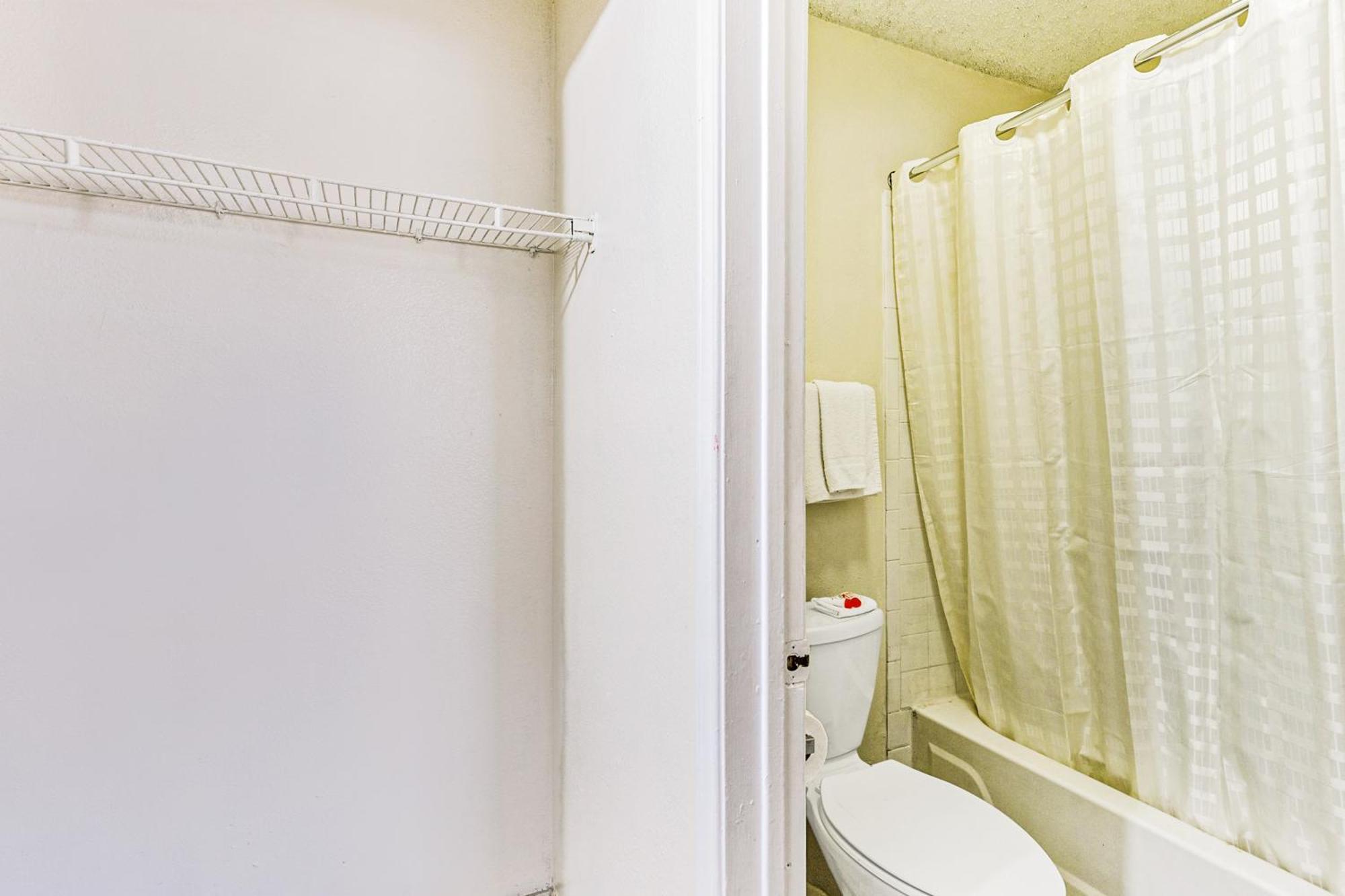 Hotel Oyo Lackland Near Seaworld *