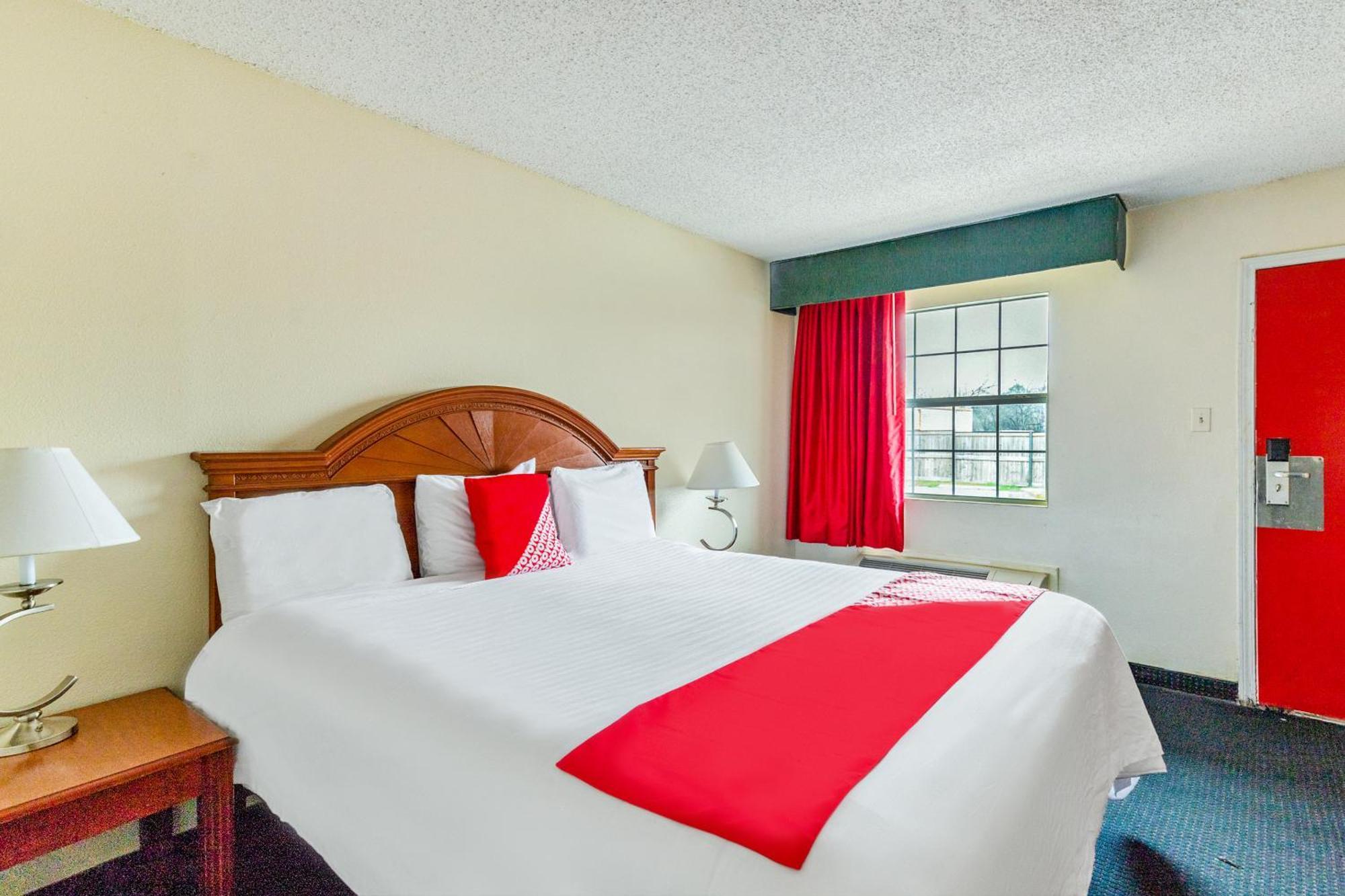 Hotel Oyo Lackland Near Seaworld