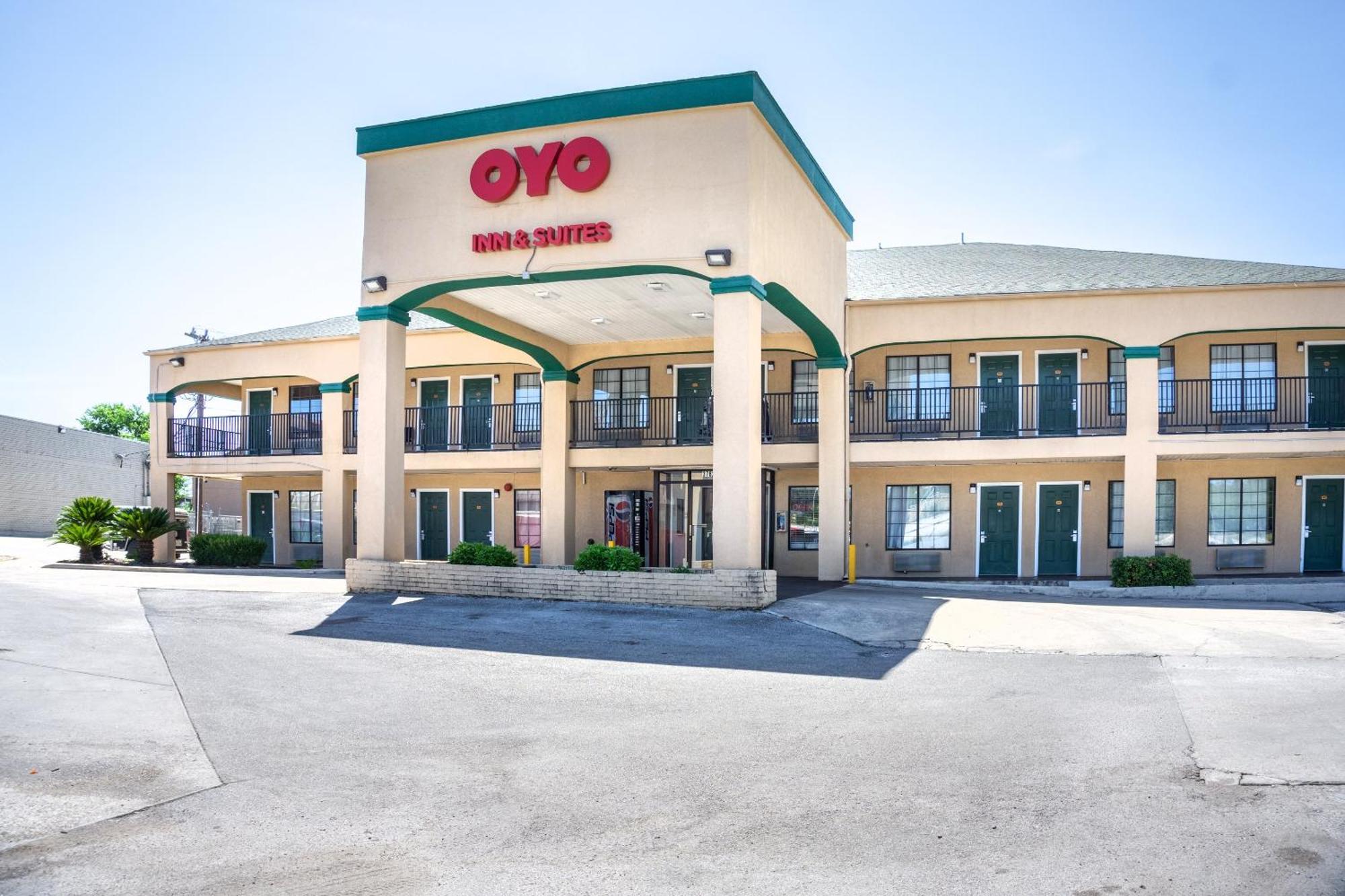 Hotel Oyo & Medical Center San Antonio