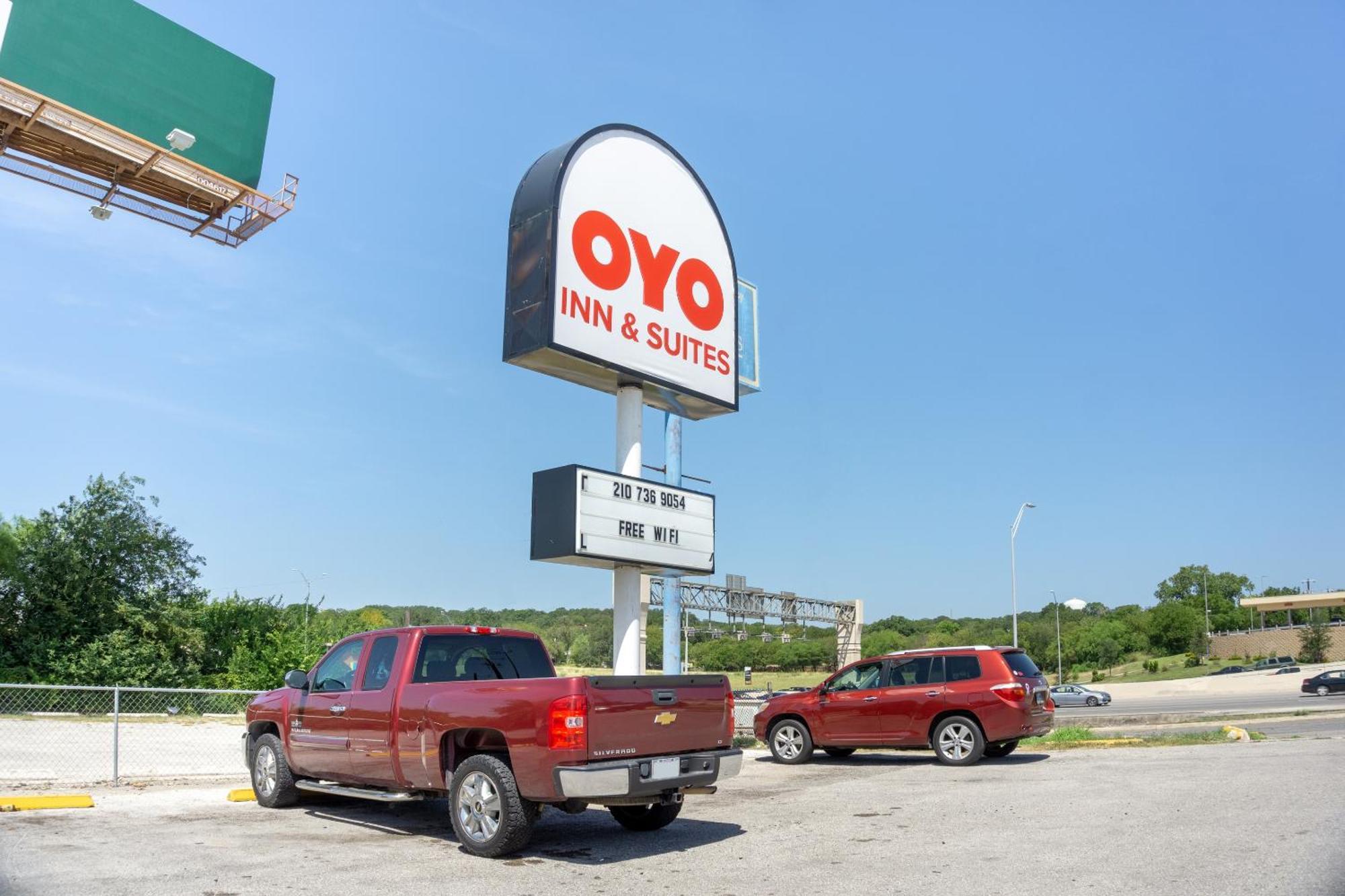 Hotel Oyo & Medical Center San Antonio