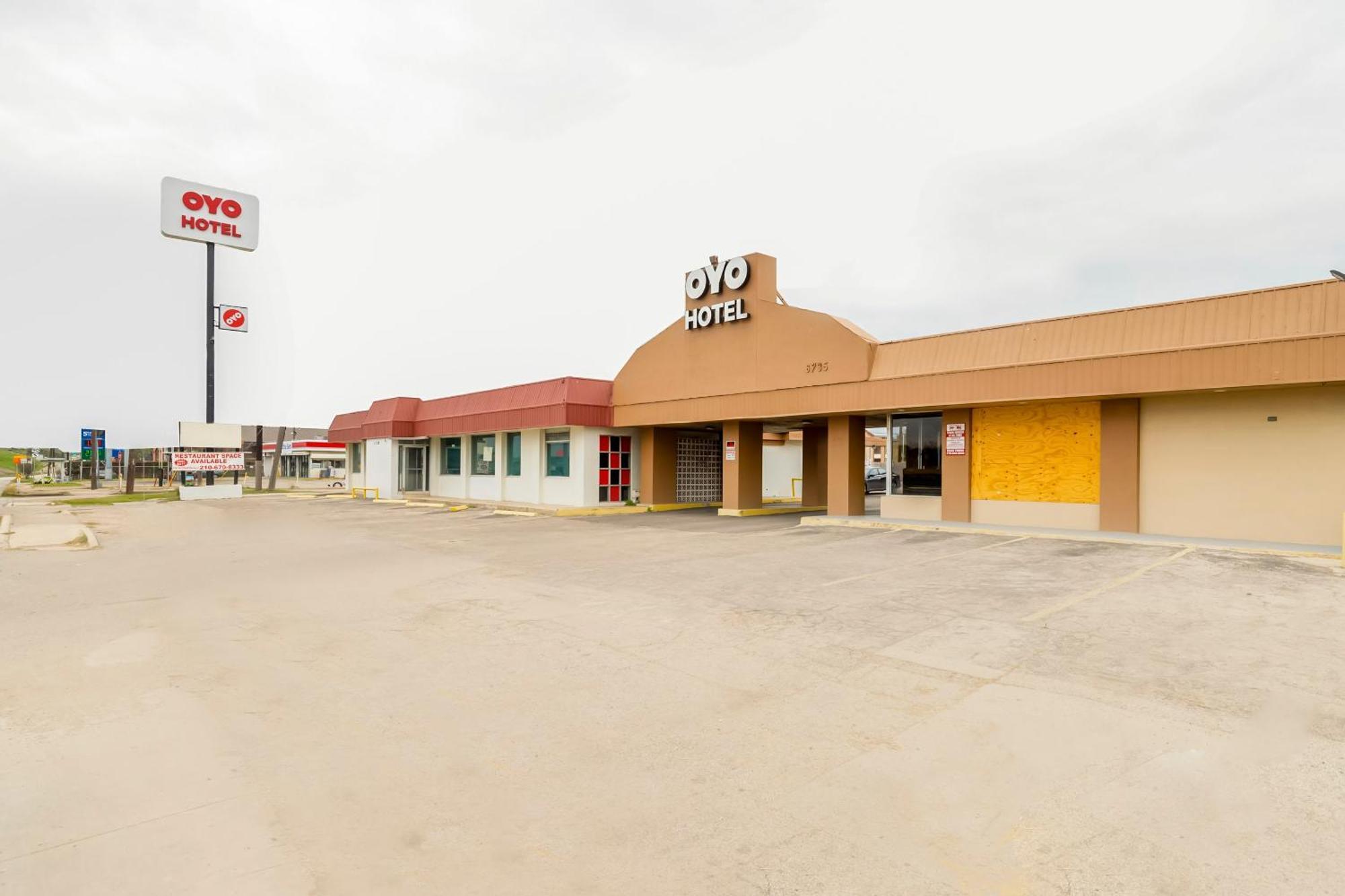 Oyo Lackland Afb Seaworld Hwy 90 W Hotel