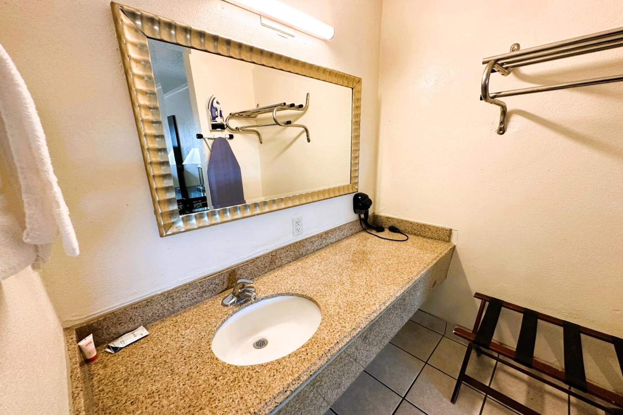 Oyo Lackland Afb Seaworld Hwy 90 W Hotel 2*