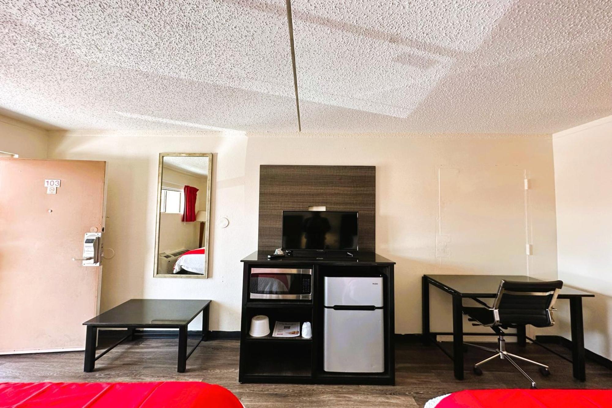 Oyo Lackland Afb Seaworld Hwy 90 W Hotel