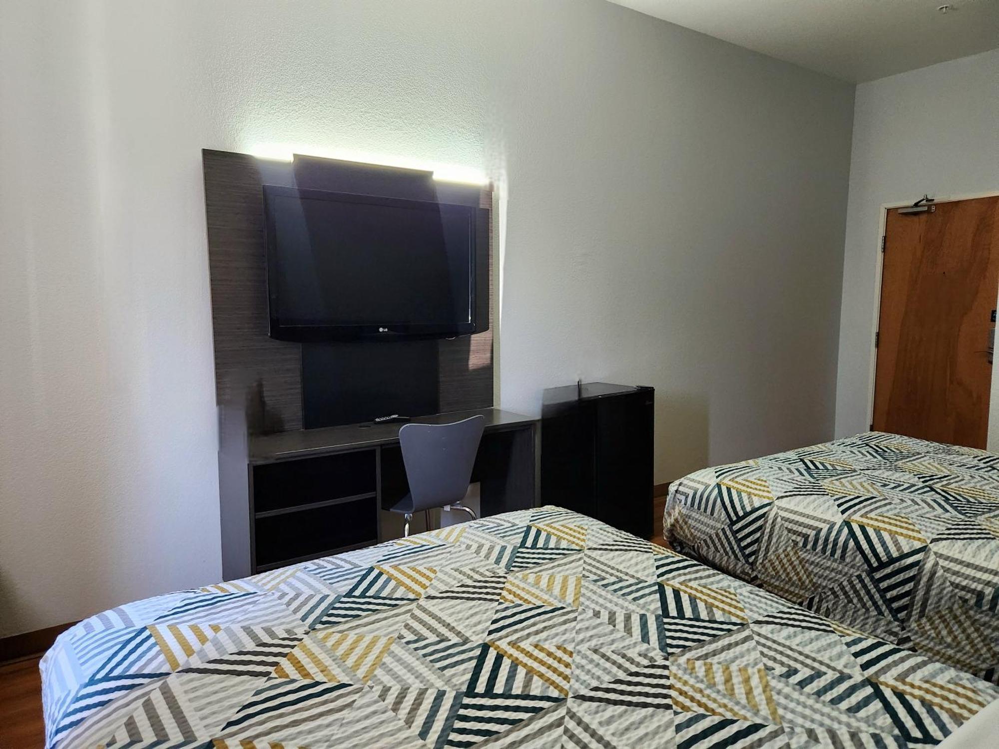 Baymont By Wyndham Airport Hotel