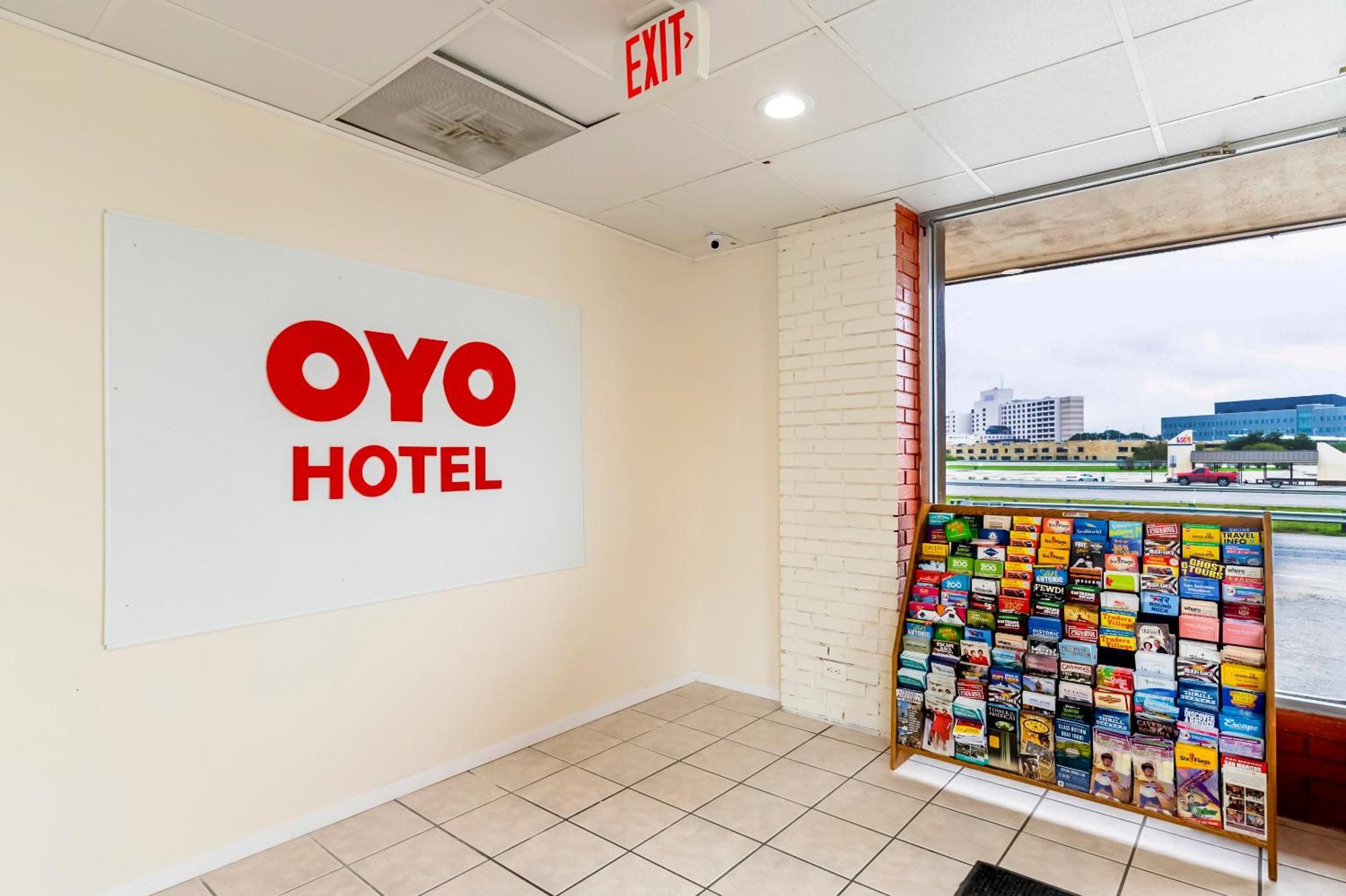 Oyo Lackland Afb Seaworld Hwy 90 W San Antonio