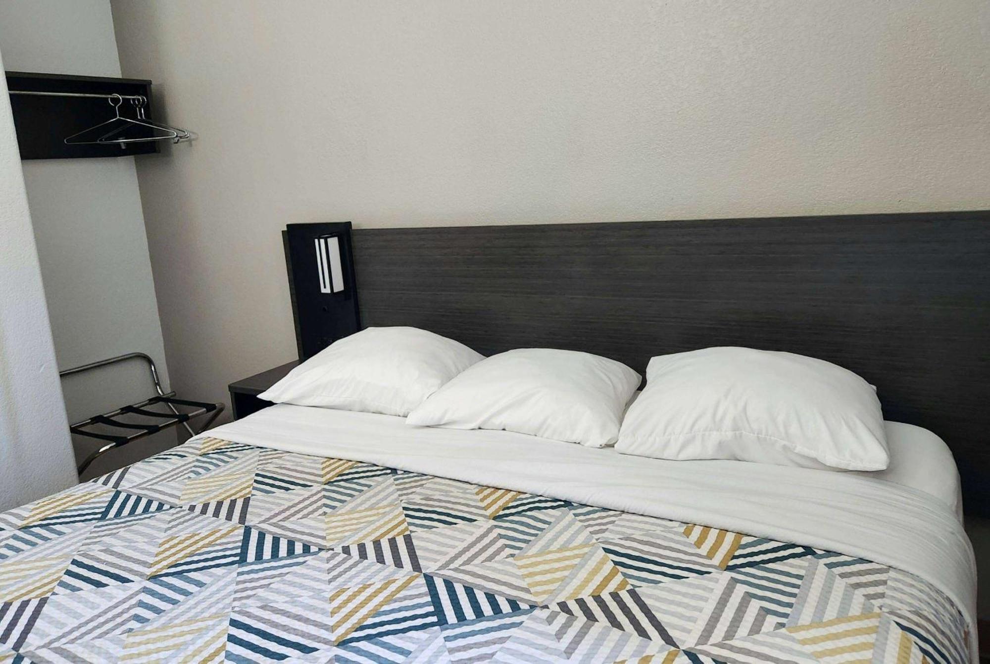 Baymont By Wyndham Airport San Antonio