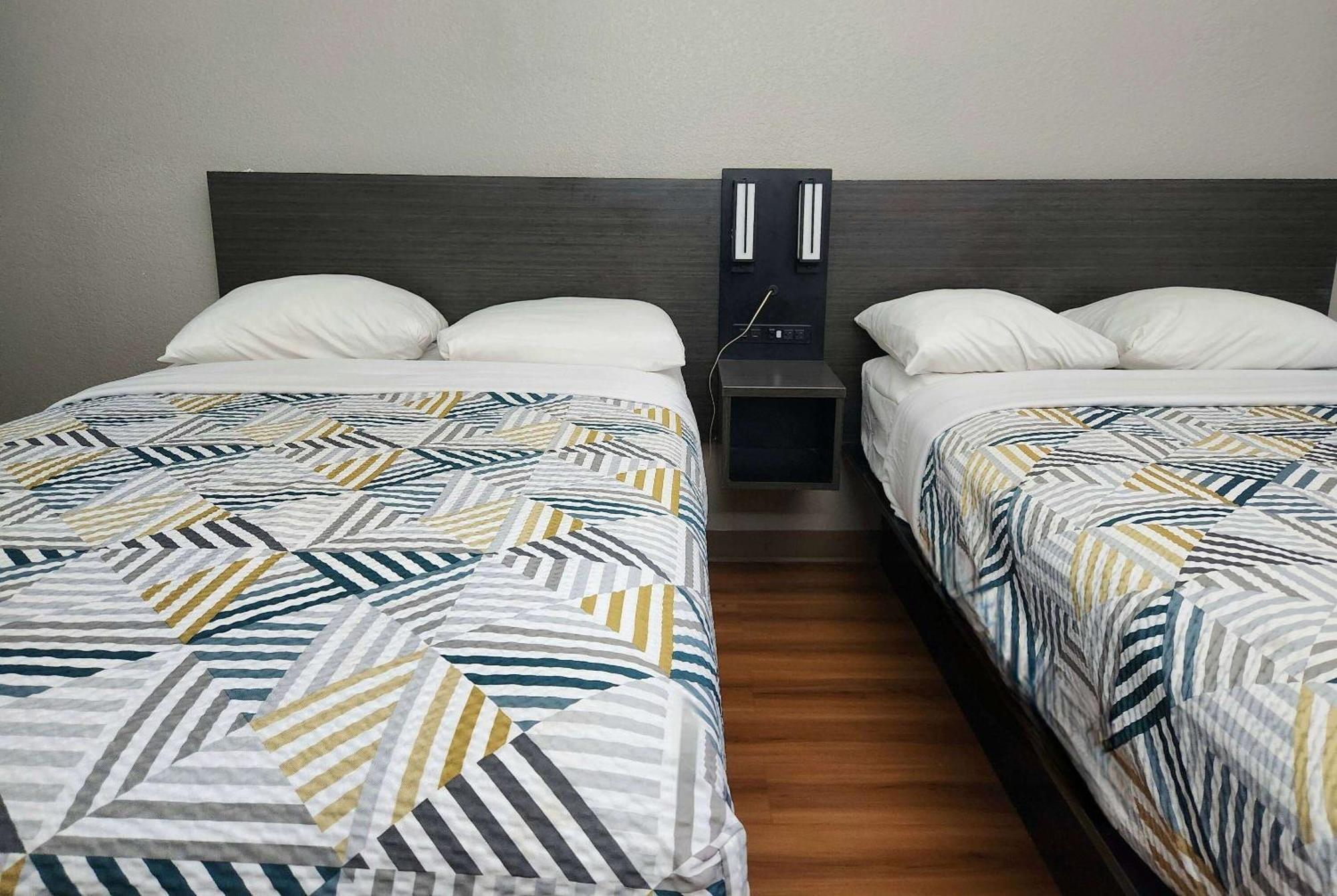 Baymont By Wyndham Airport Hotel 2*