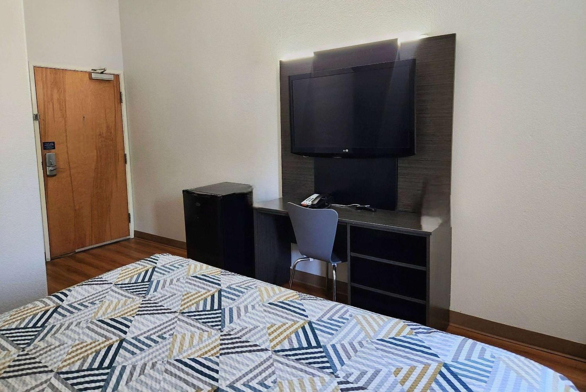 Baymont By Wyndham Airport